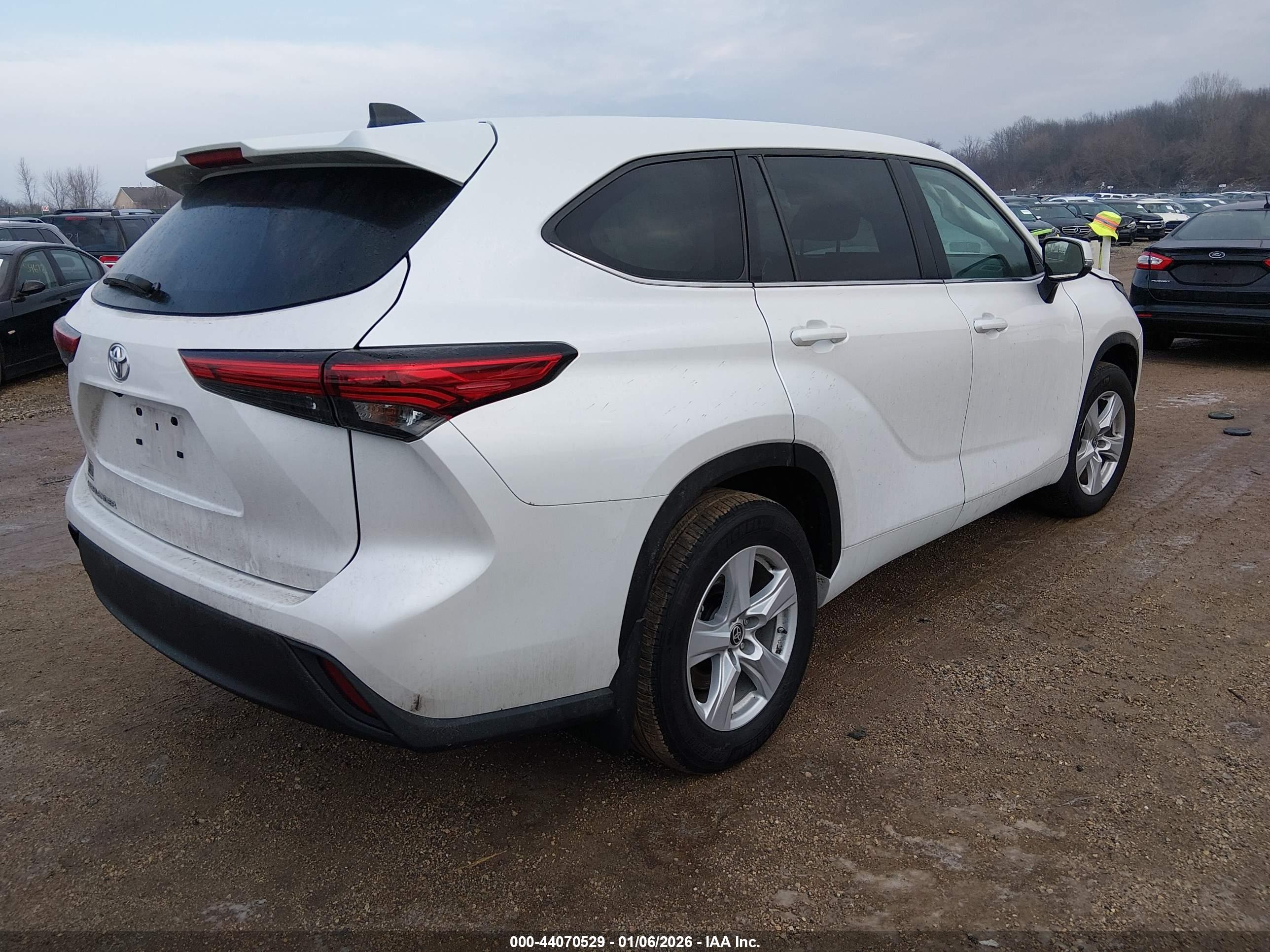TOYOTA HIGHLANDER image 4