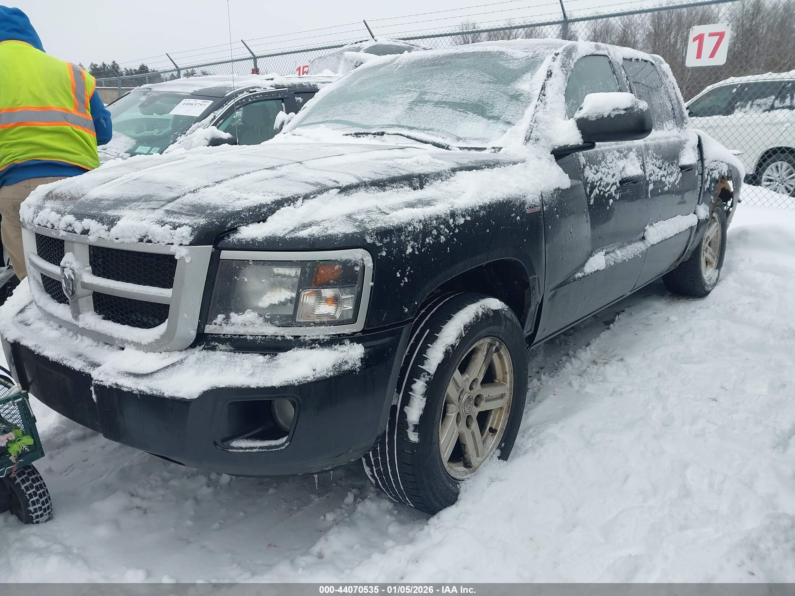 DODGE DAKOTA image 2
