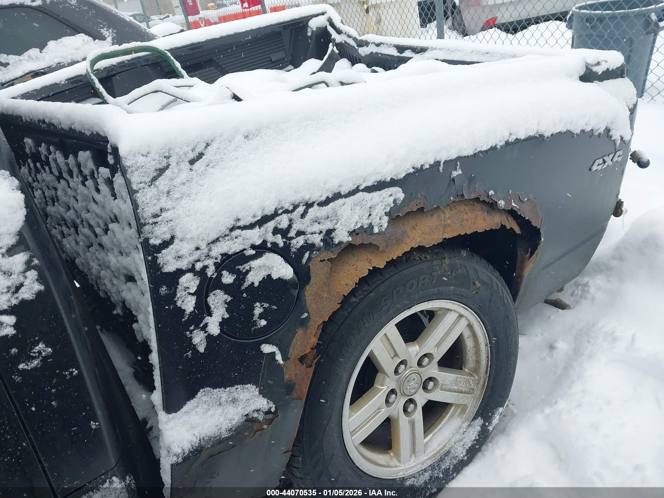 DODGE DAKOTA image 6