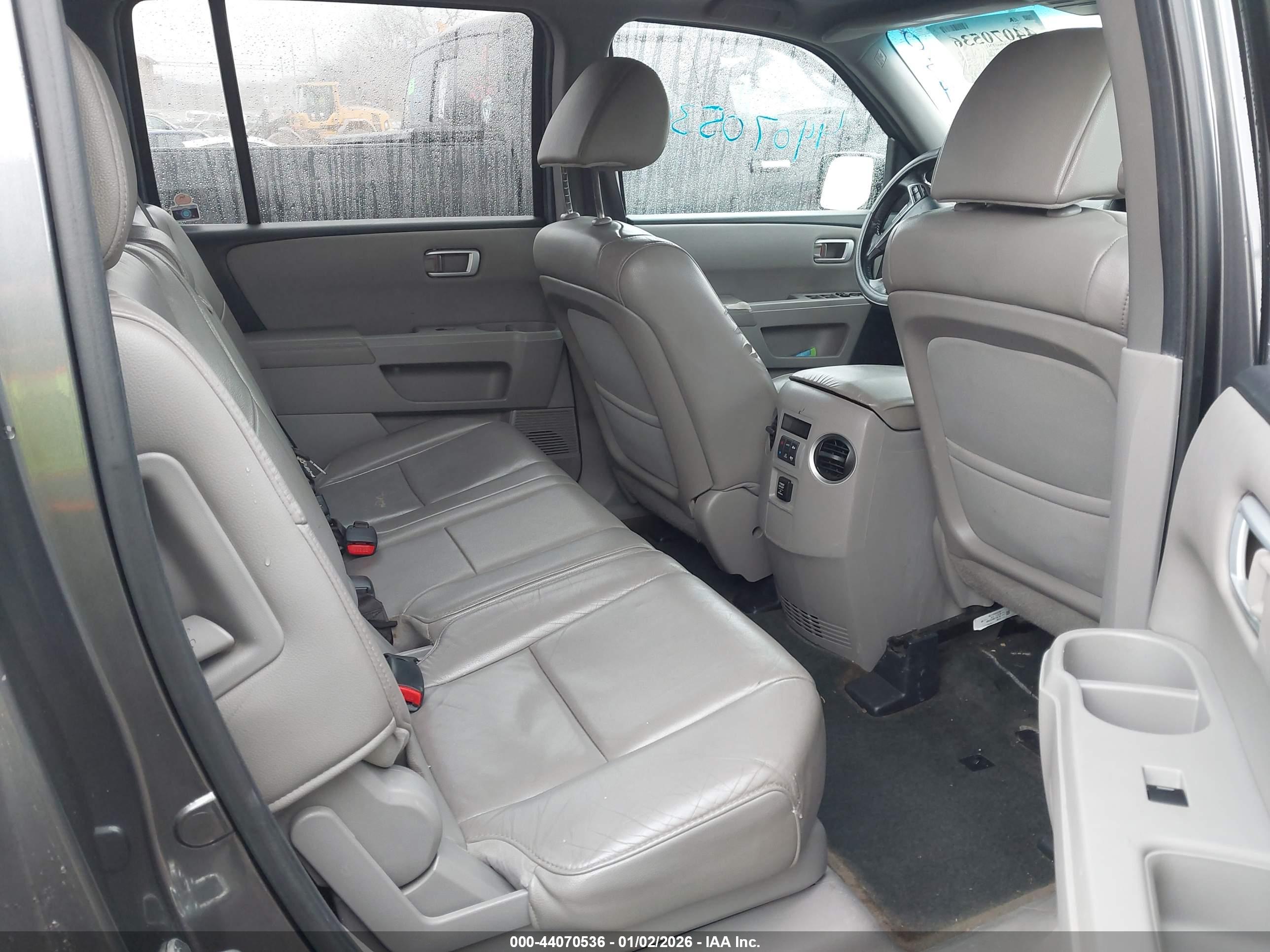 HONDA PILOT image 8