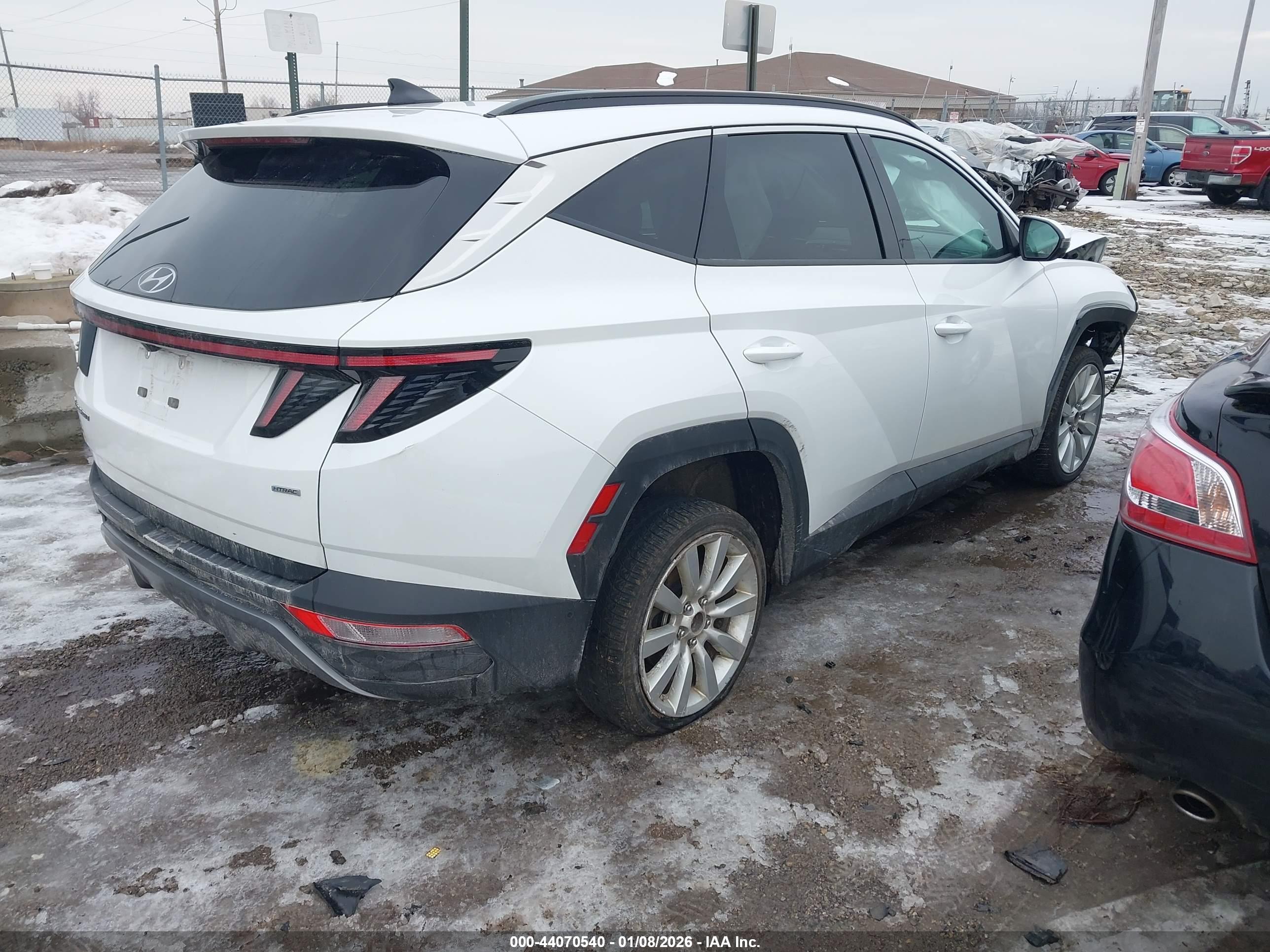 HYUNDAI TUCSON image 4