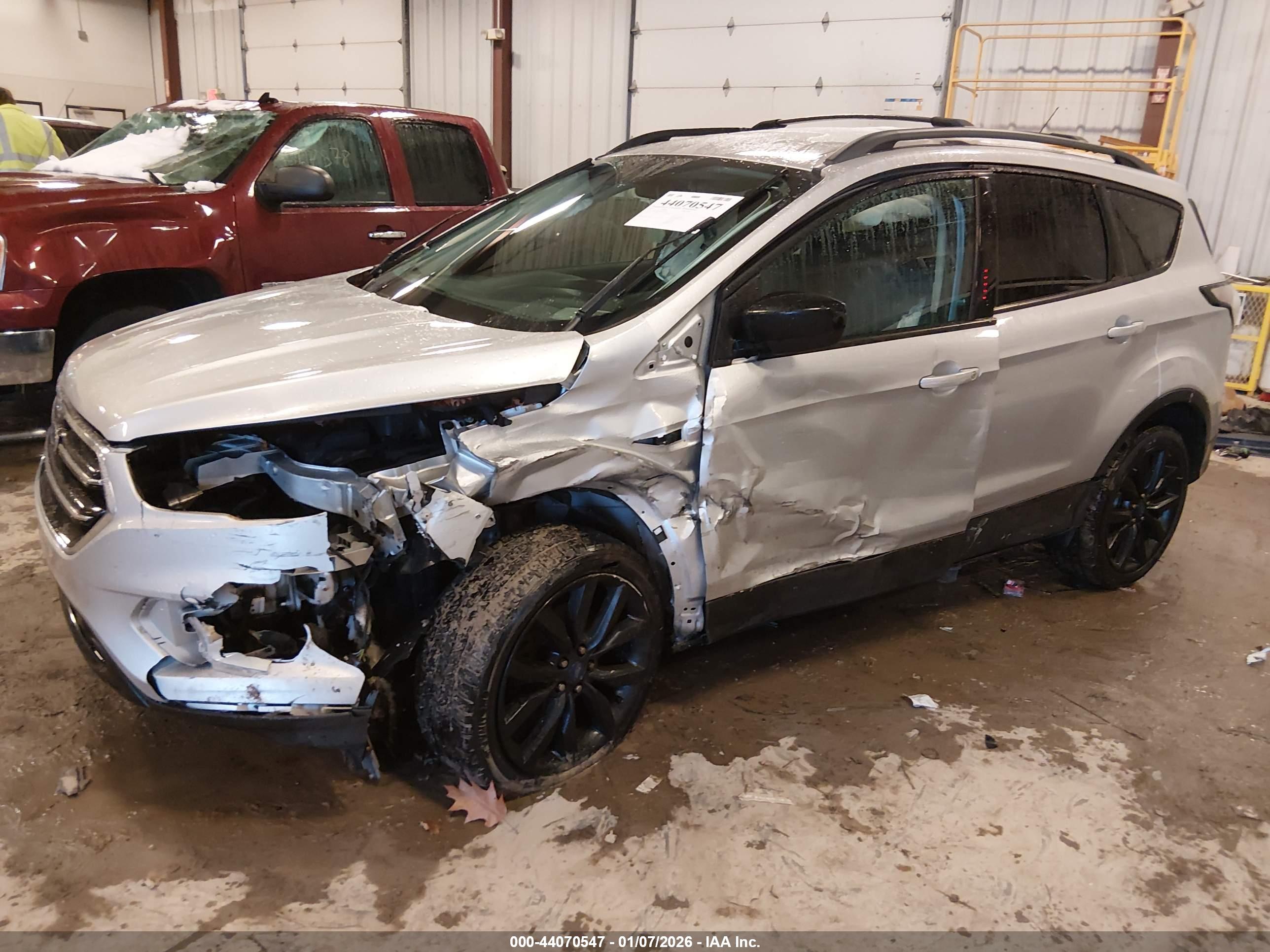 FORD ESCAPE image 2