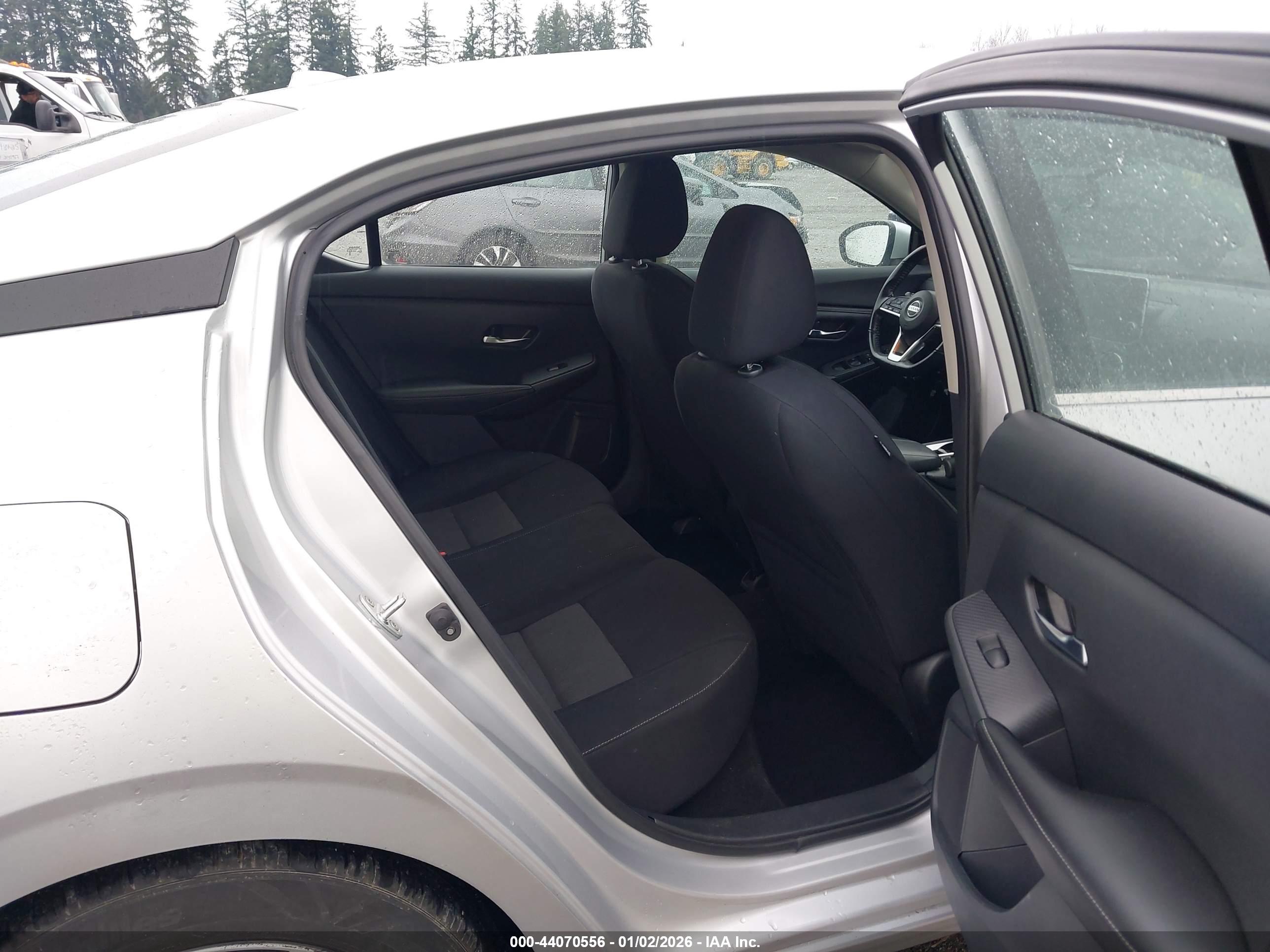 NISSAN SENTRA image 8