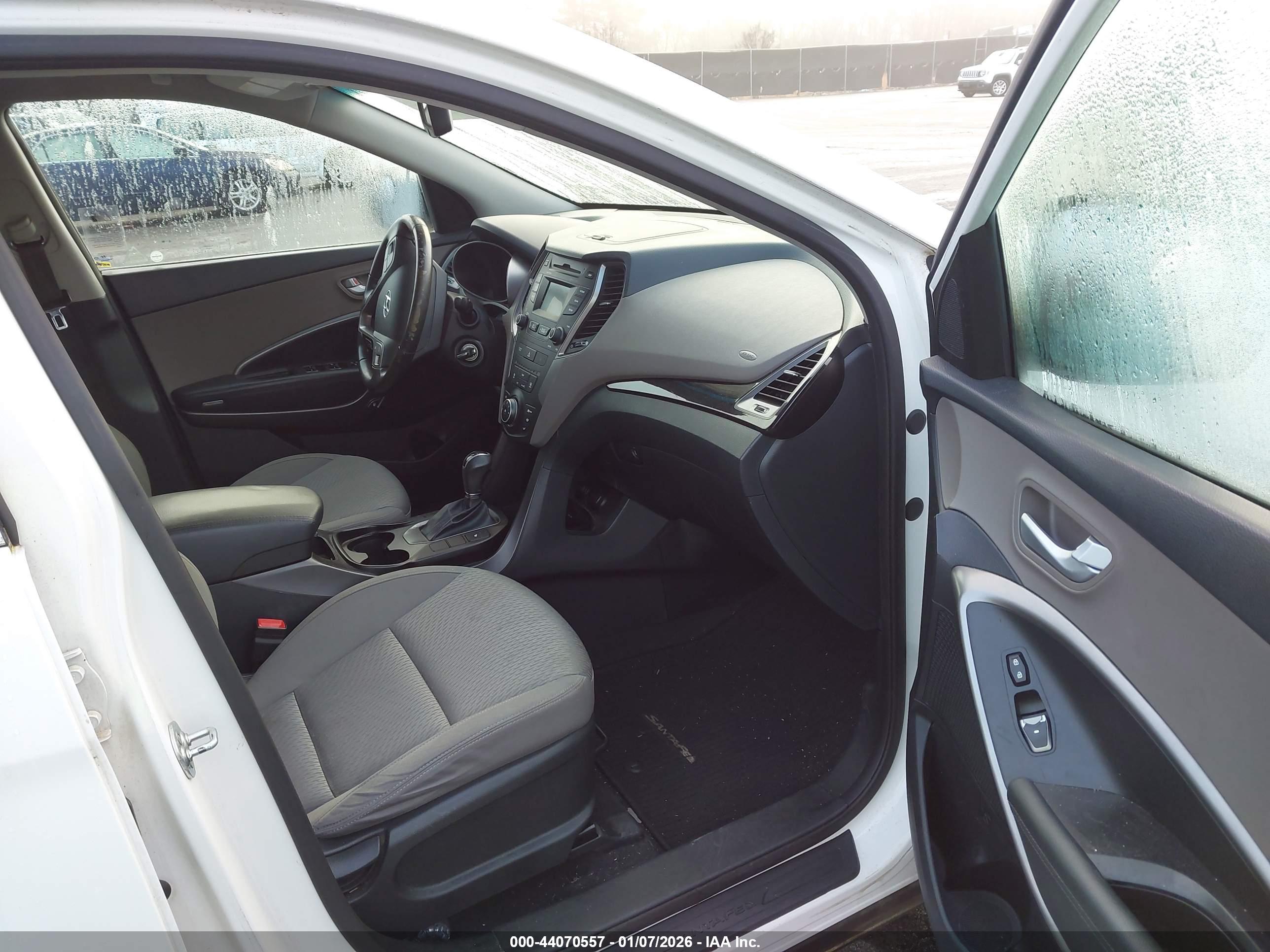 HYUNDAI SANTA image 5