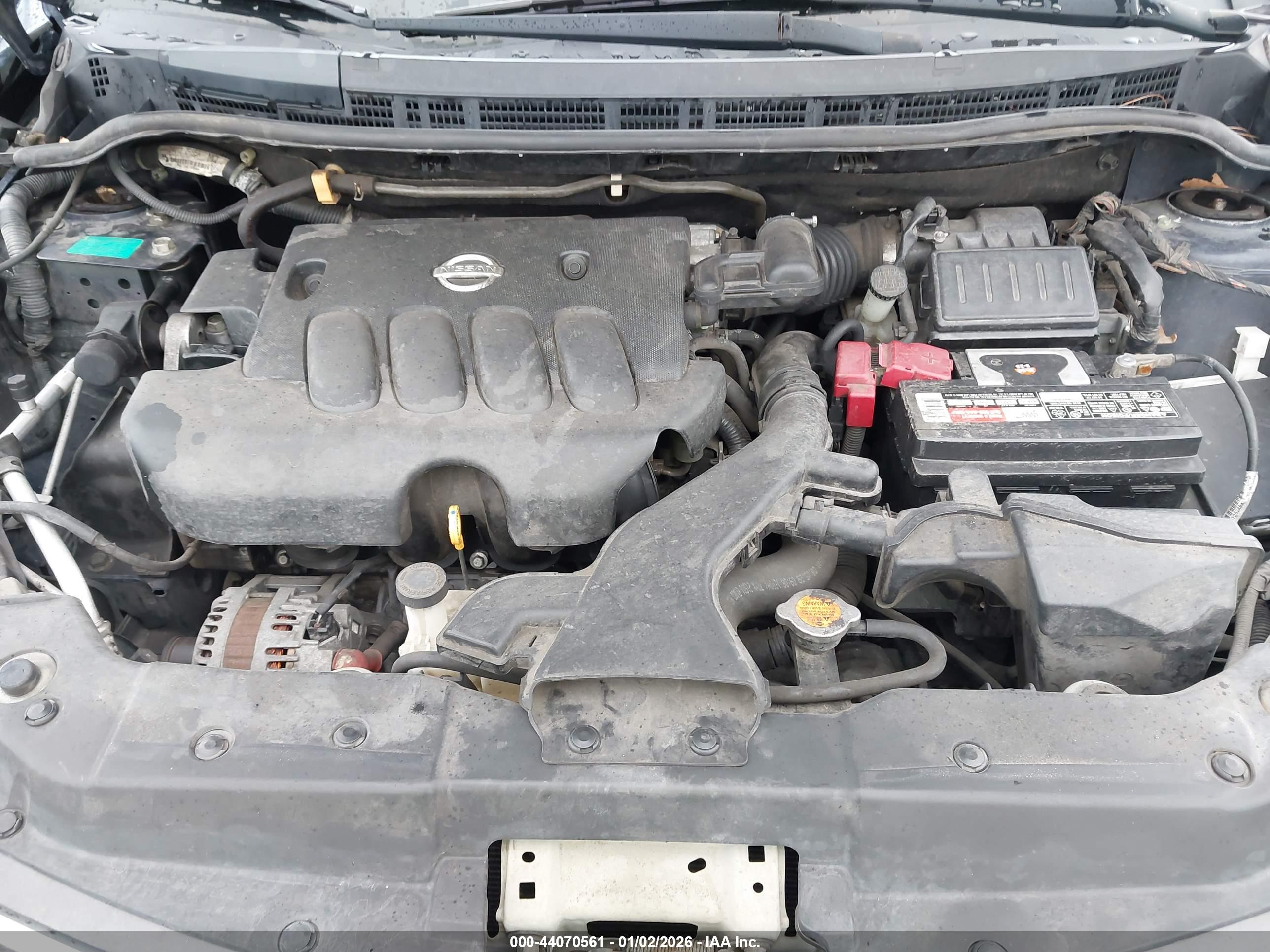 NISSAN VERSA image 10