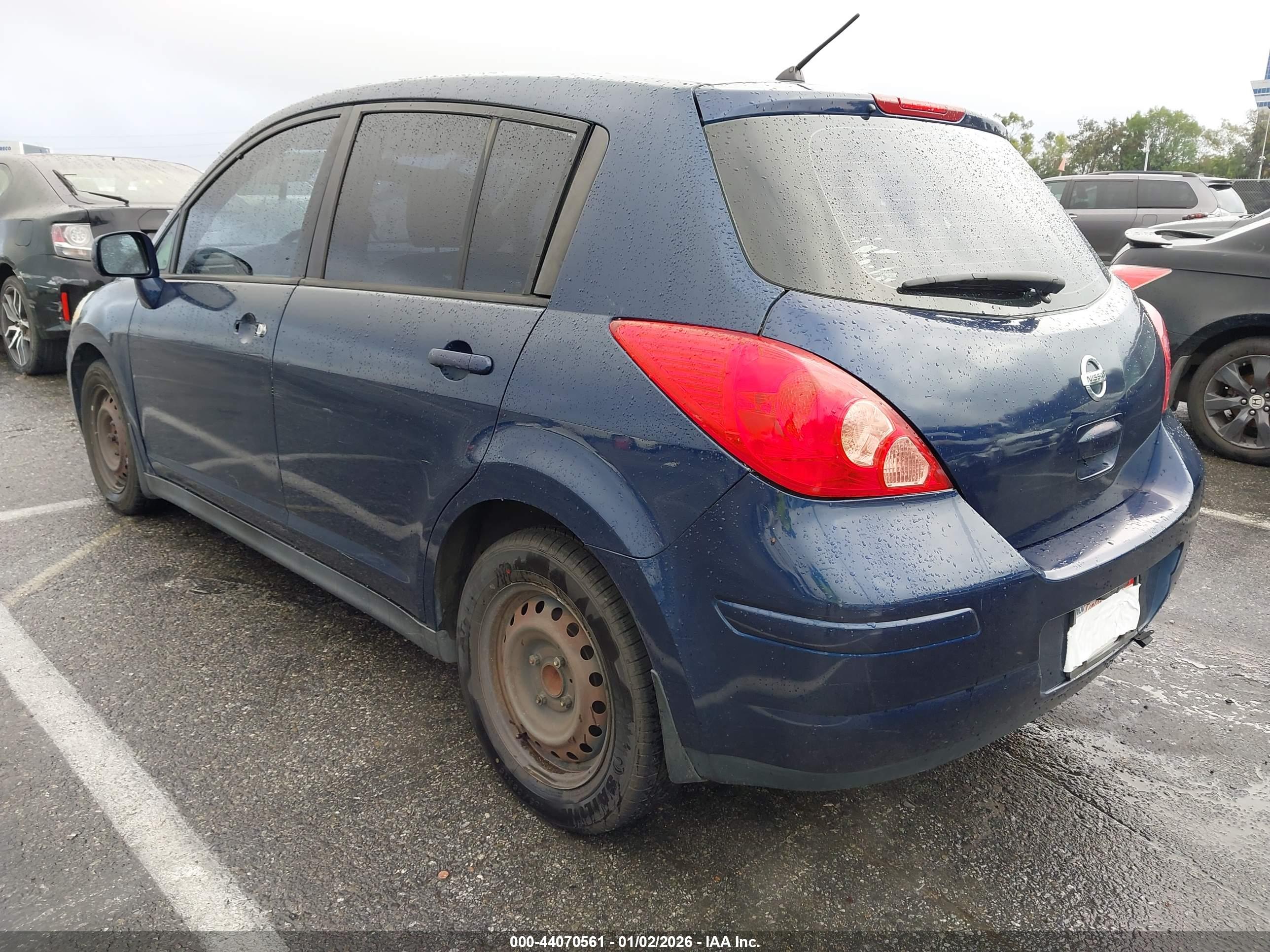 NISSAN VERSA image 3