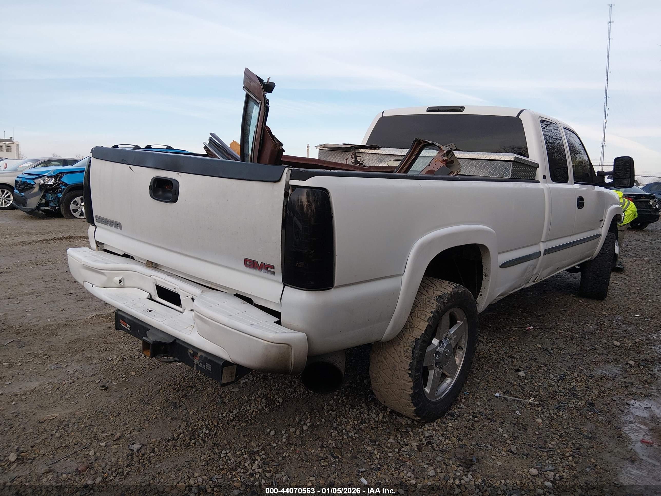 GMC SIERRA image 4