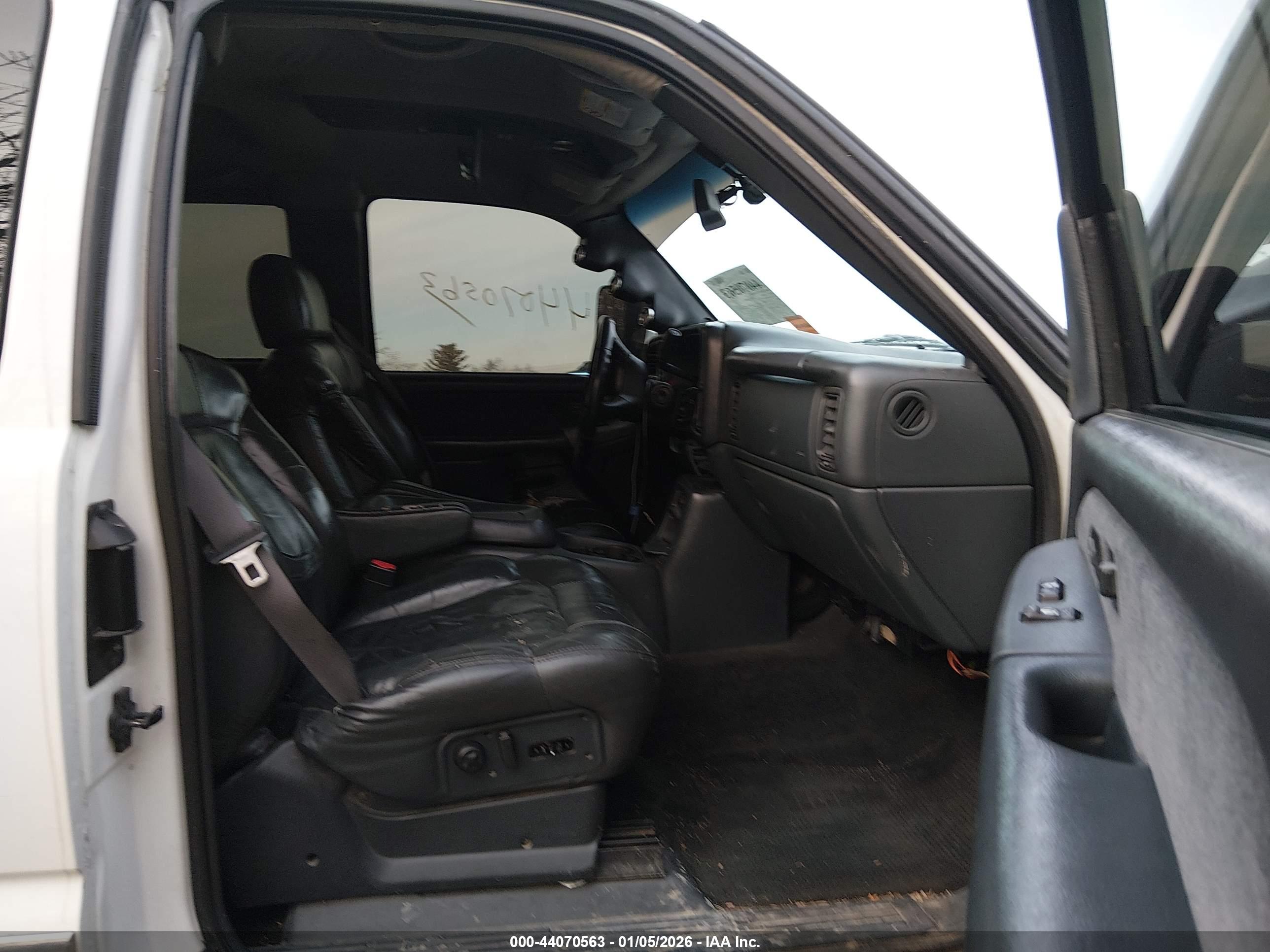 GMC SIERRA image 5