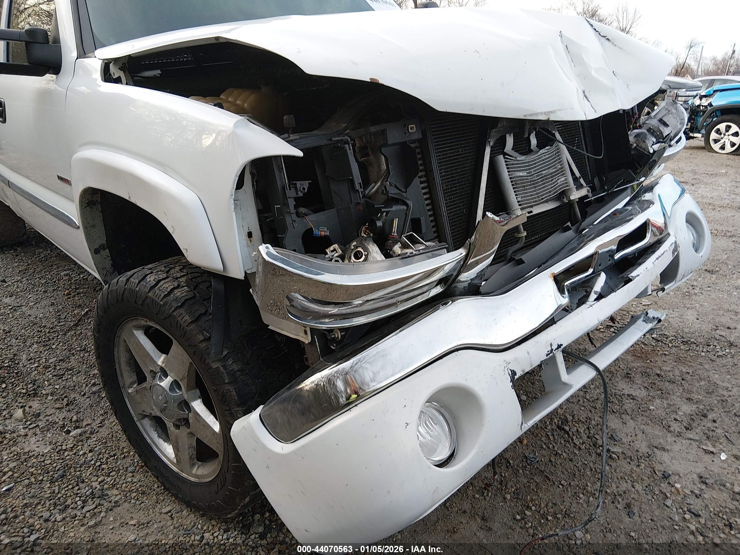 GMC SIERRA image 6