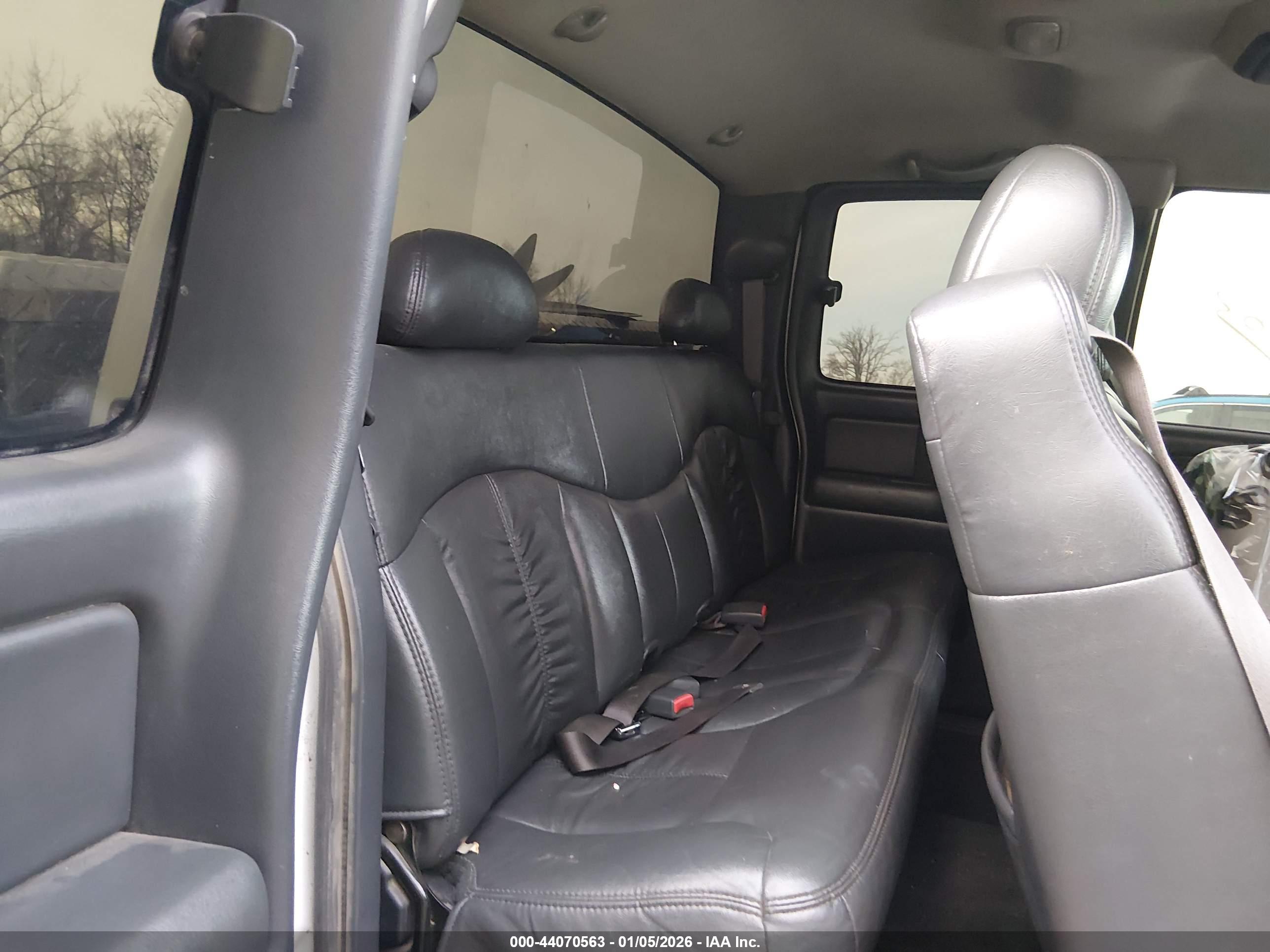 GMC SIERRA image 8