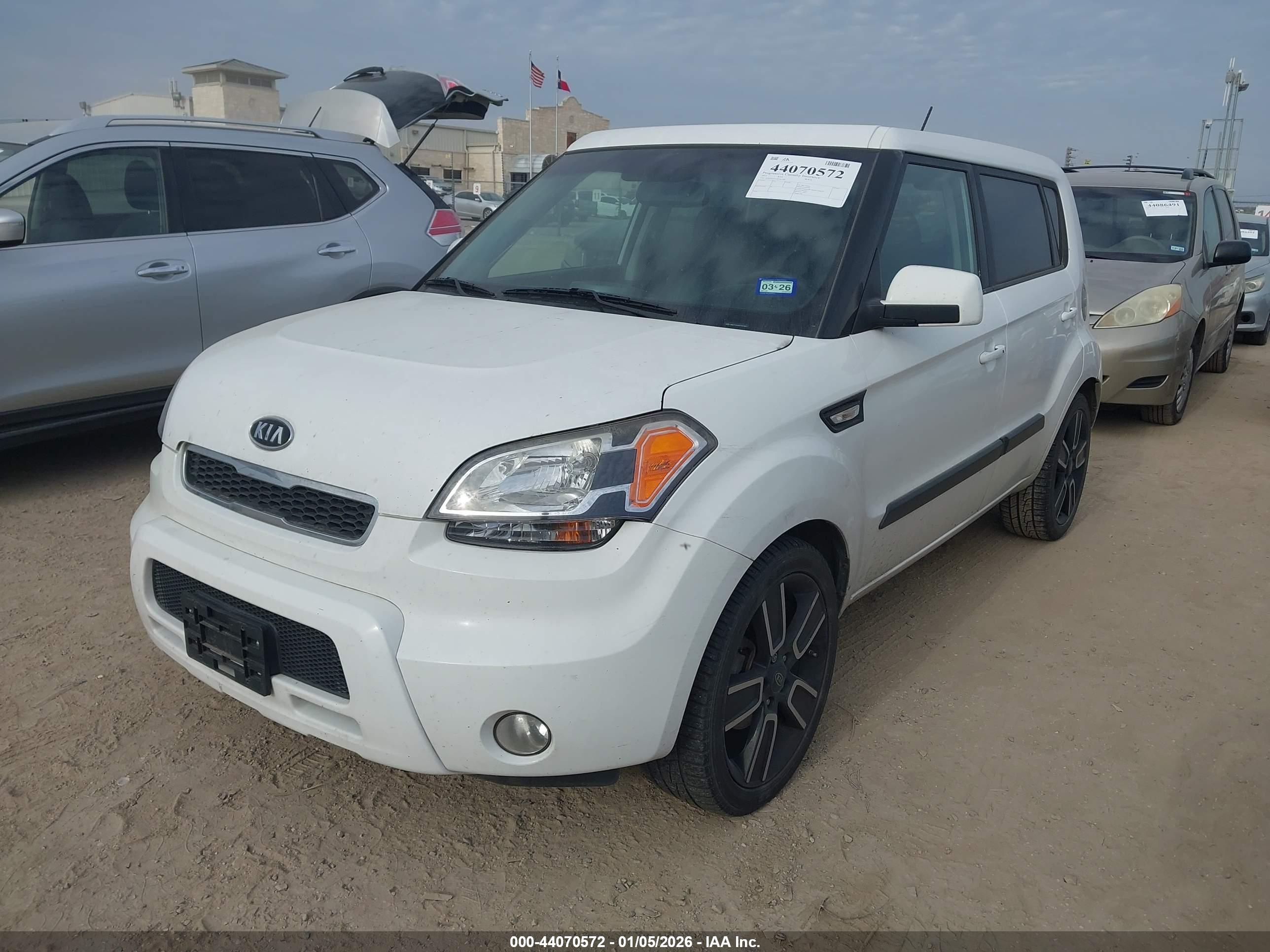 KIA SOUL image 2