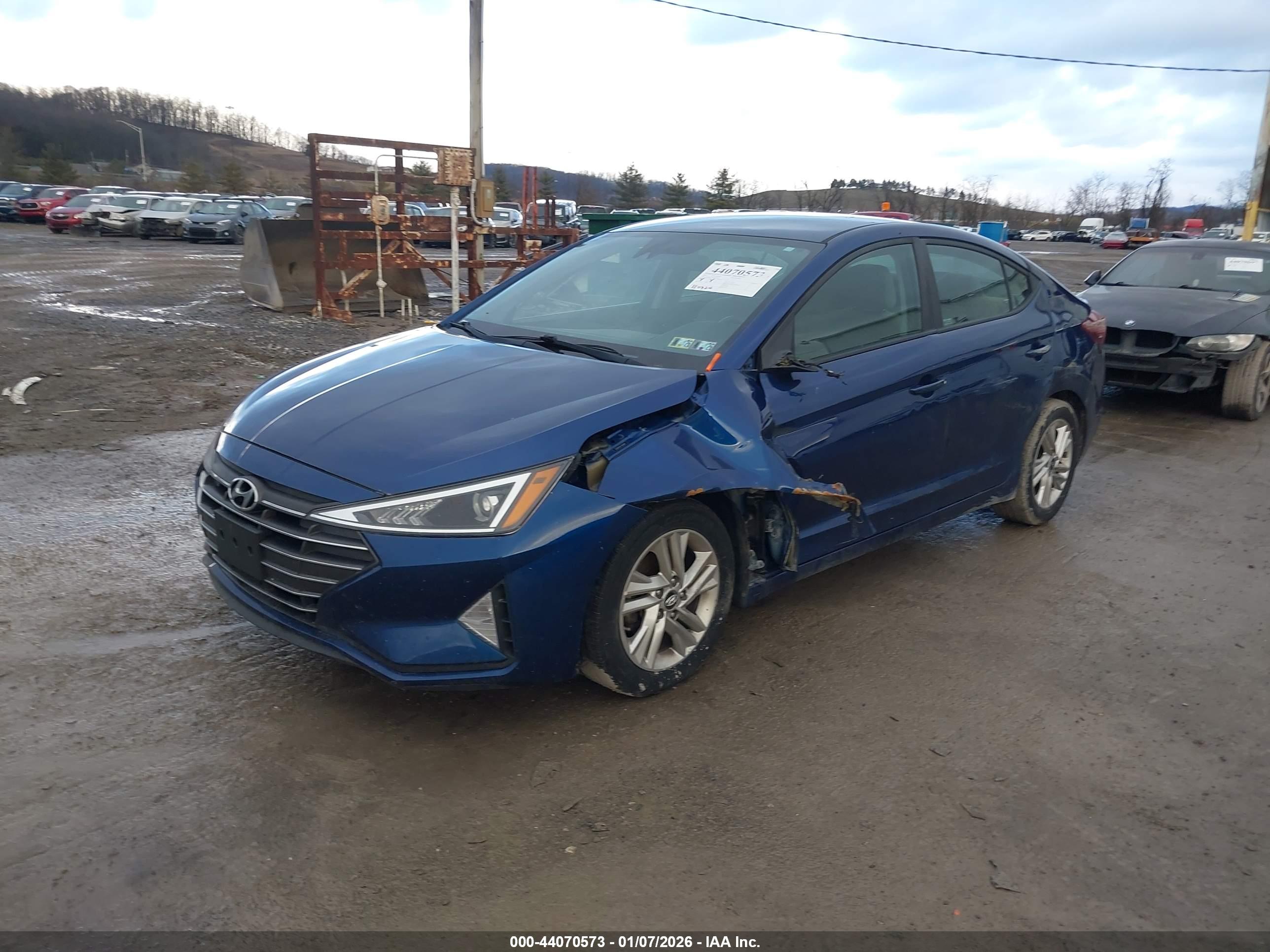 HYUNDAI ELANTRA image 6