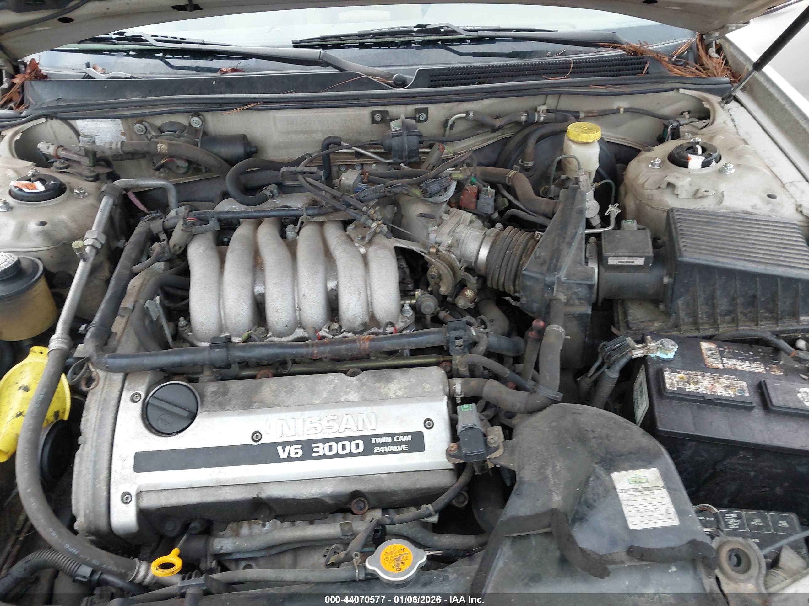 NISSAN MAXIMA image 10