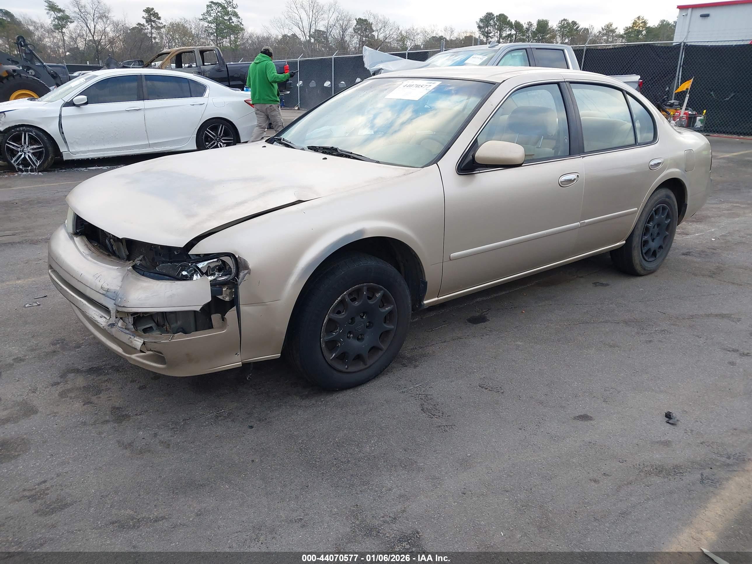 NISSAN MAXIMA image 2