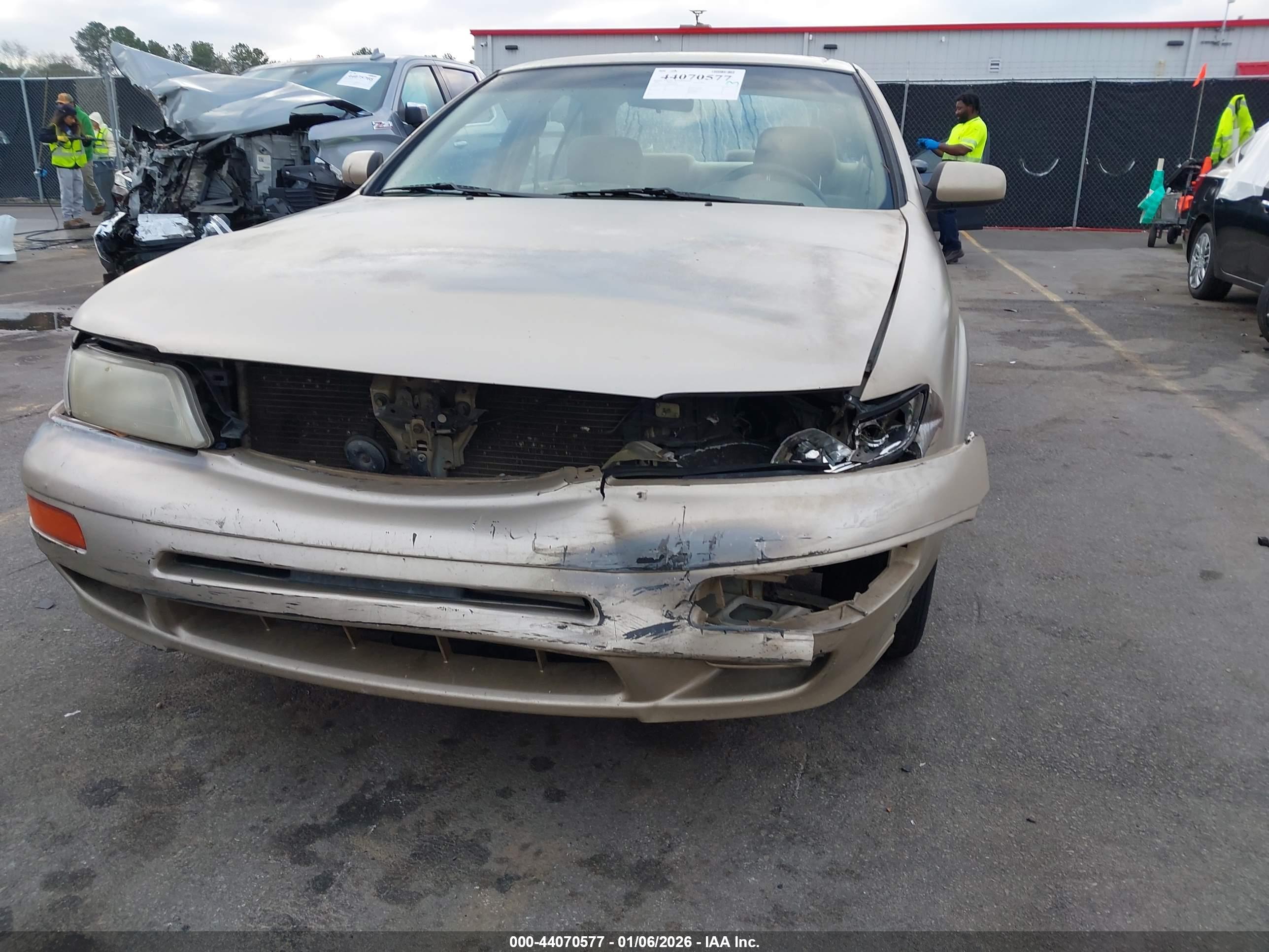 NISSAN MAXIMA image 6