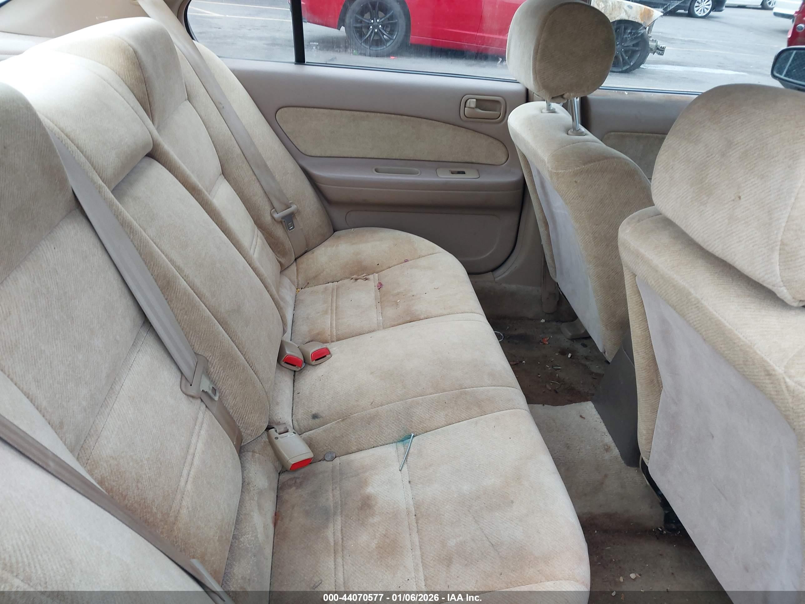 NISSAN MAXIMA image 8