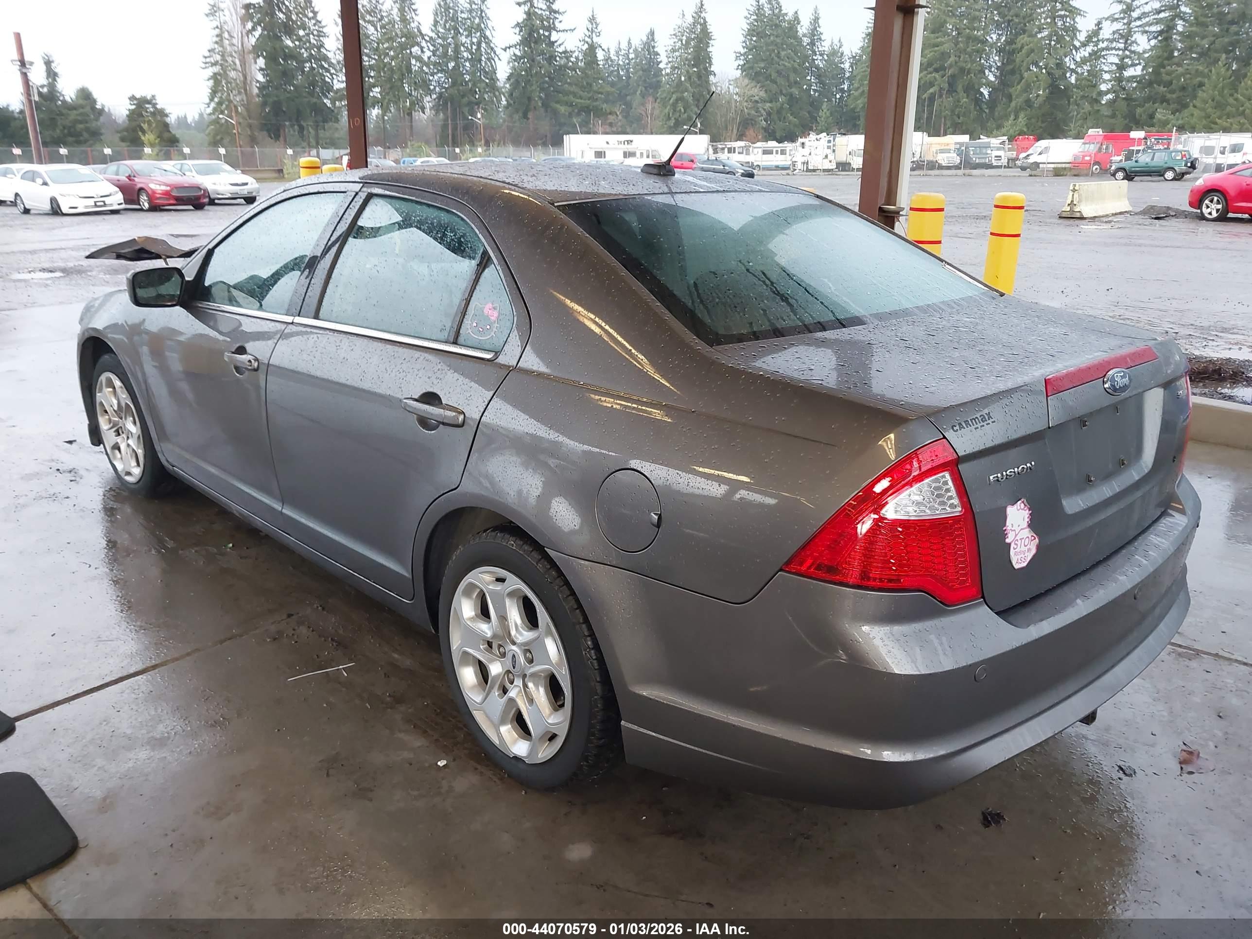 FORD FUSION image 3