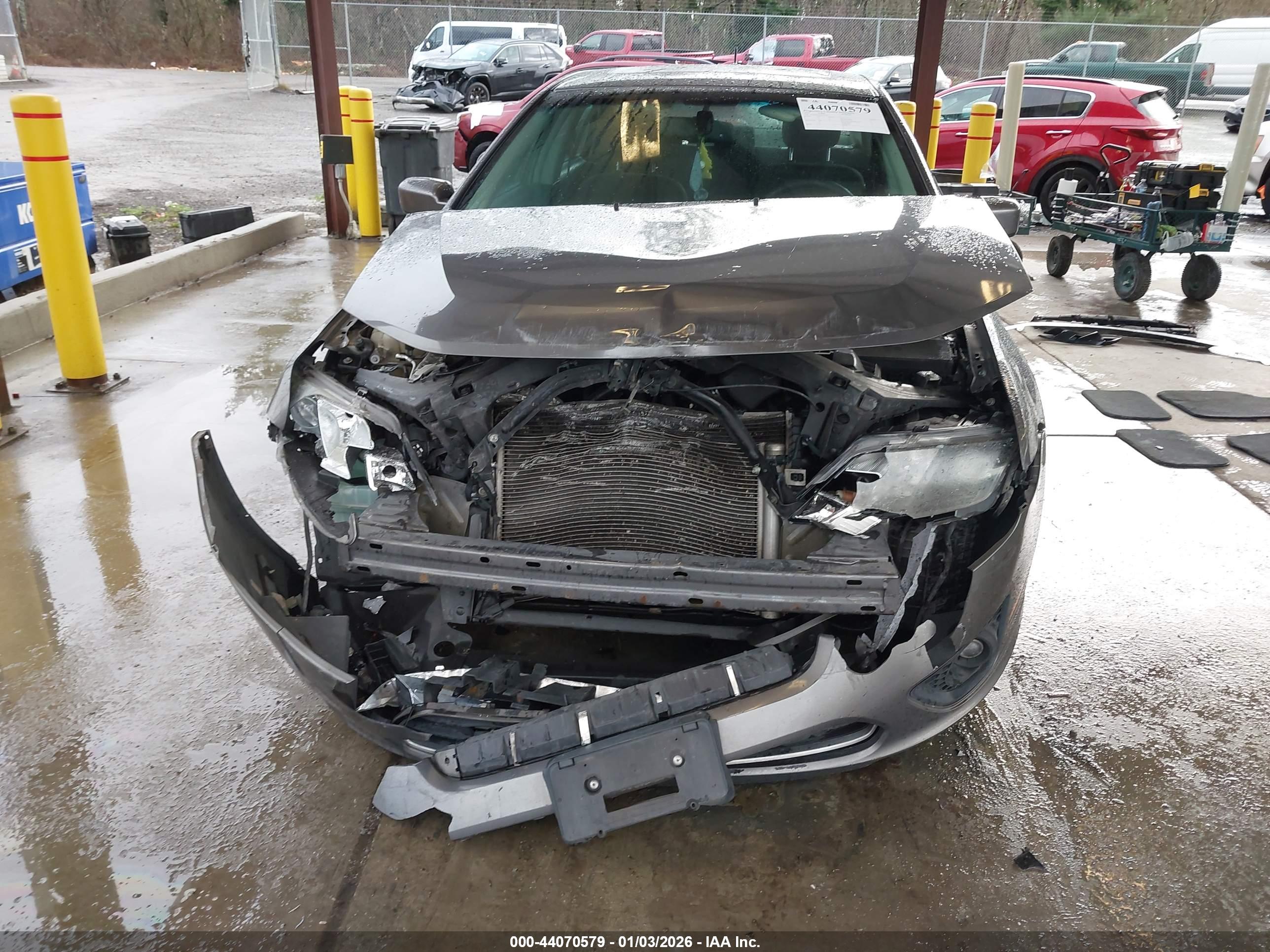 FORD FUSION image 6