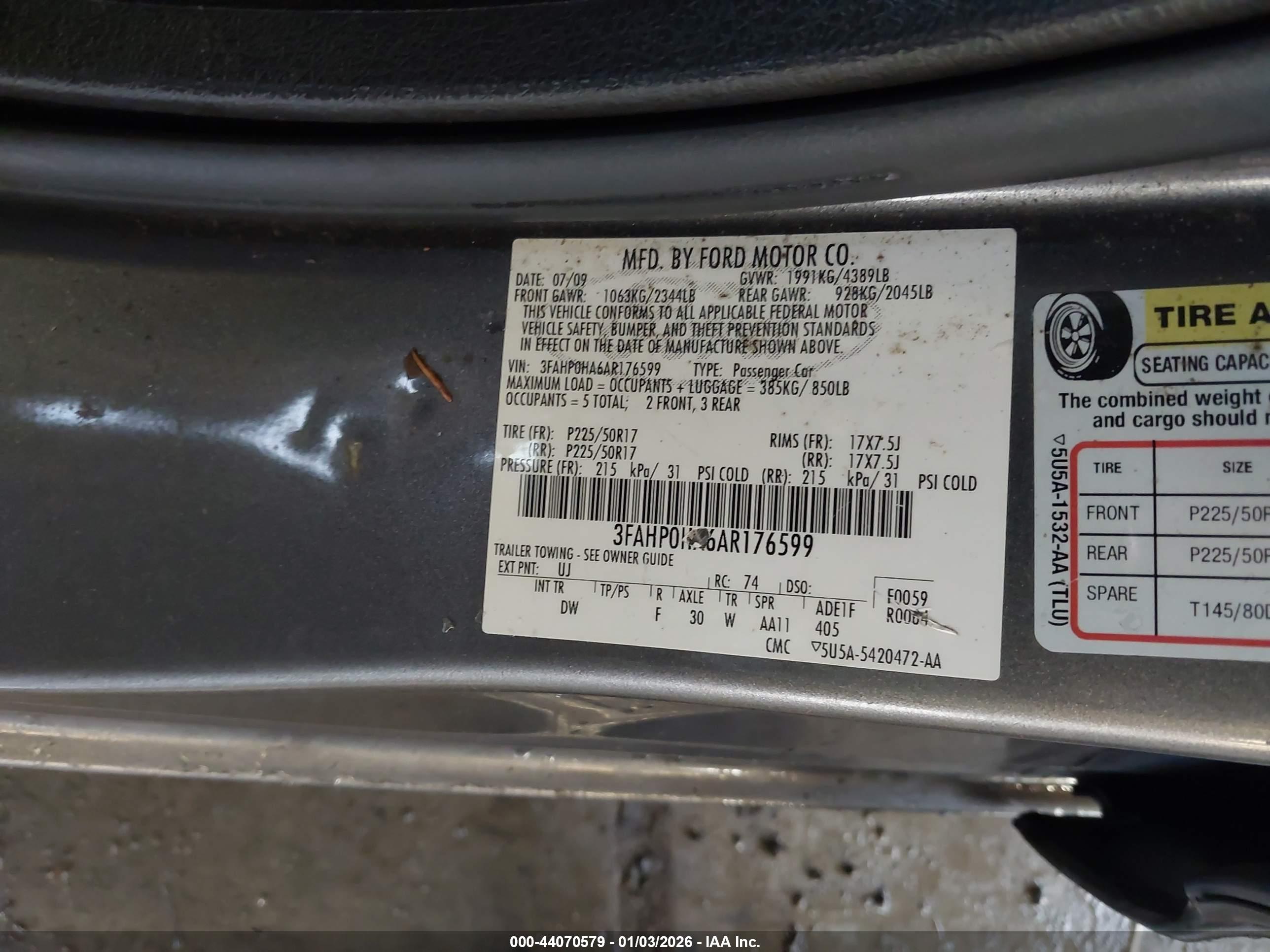 FORD FUSION image 9