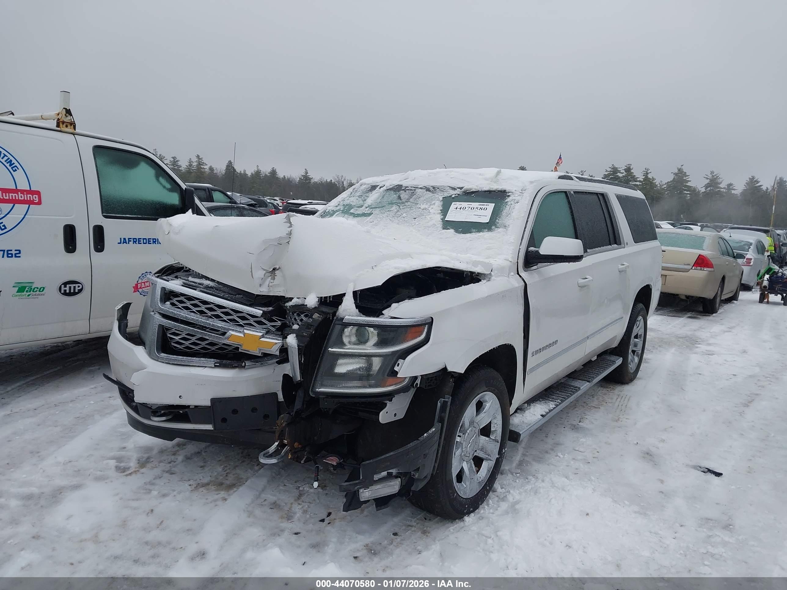 CHEVROLET SUBURBAN image 2