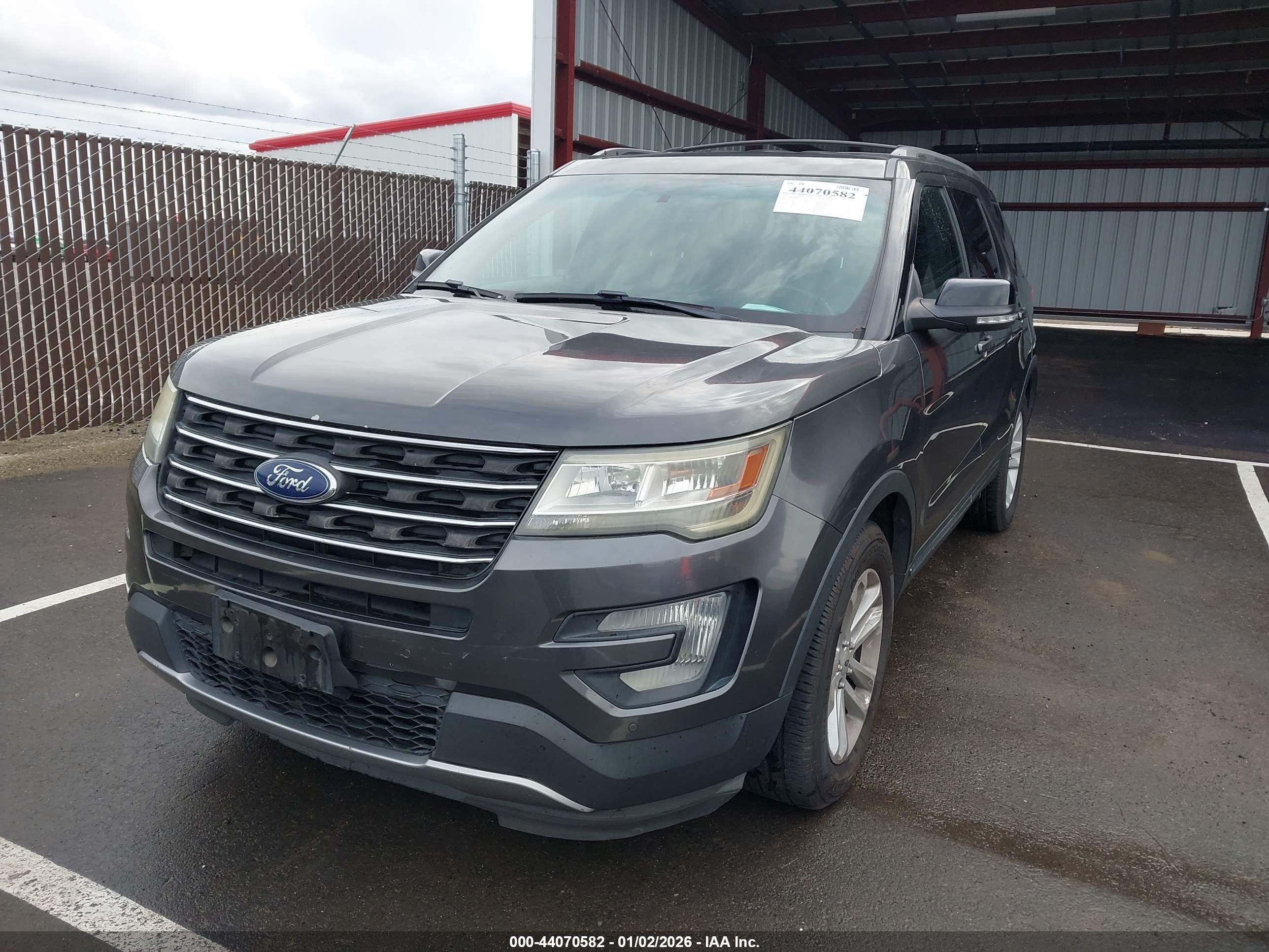 FORD EXPLORER image 2