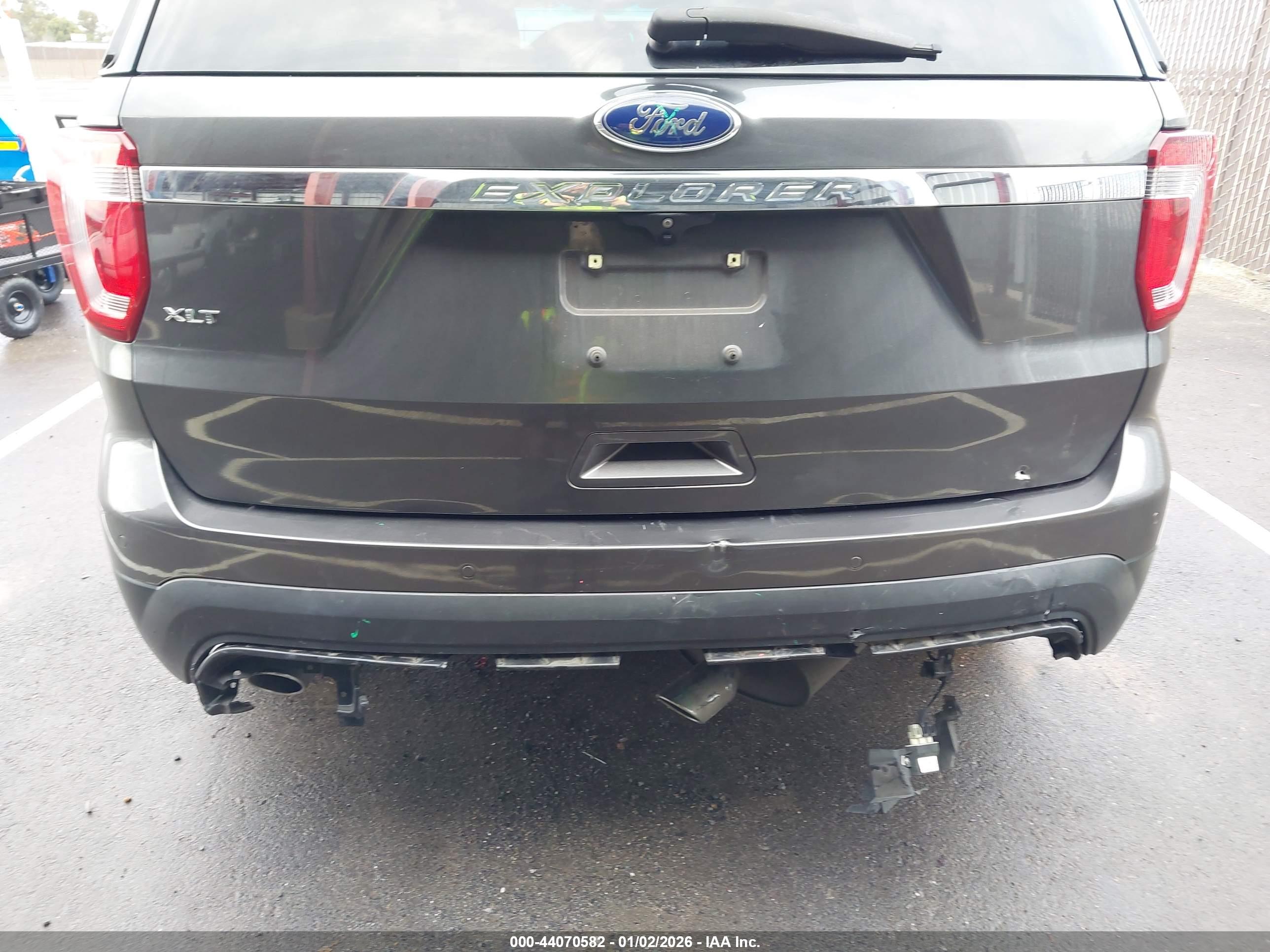 FORD EXPLORER image 6