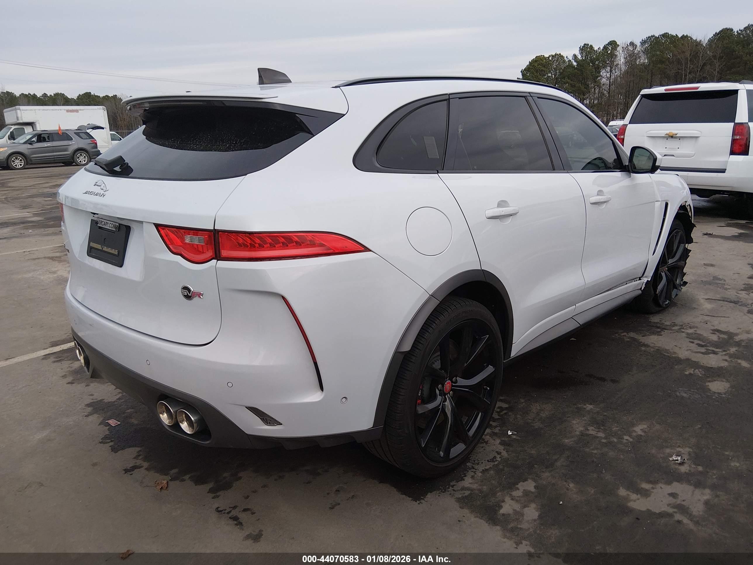 JAGUAR F-PACE image 4