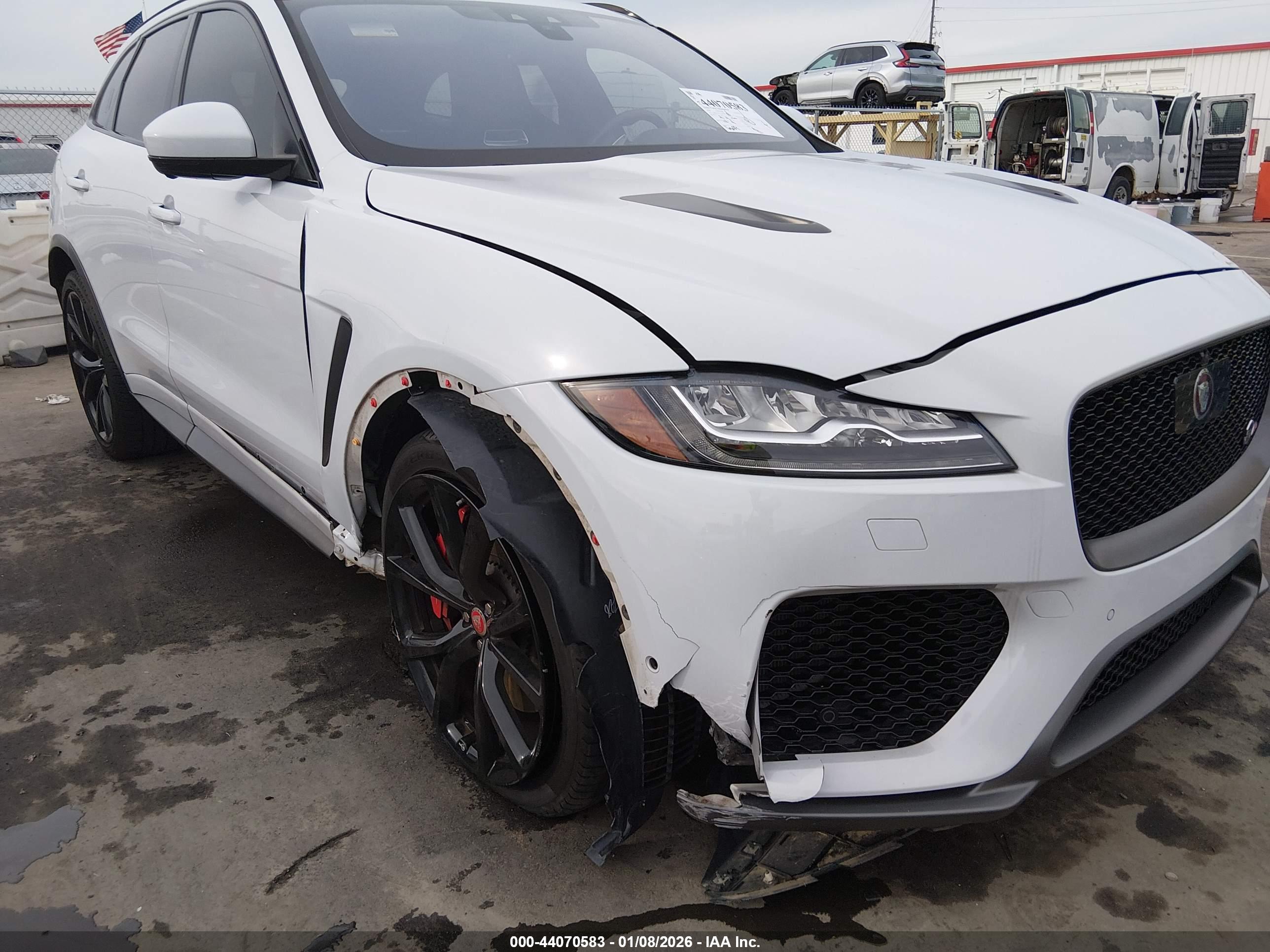JAGUAR F-PACE image 6