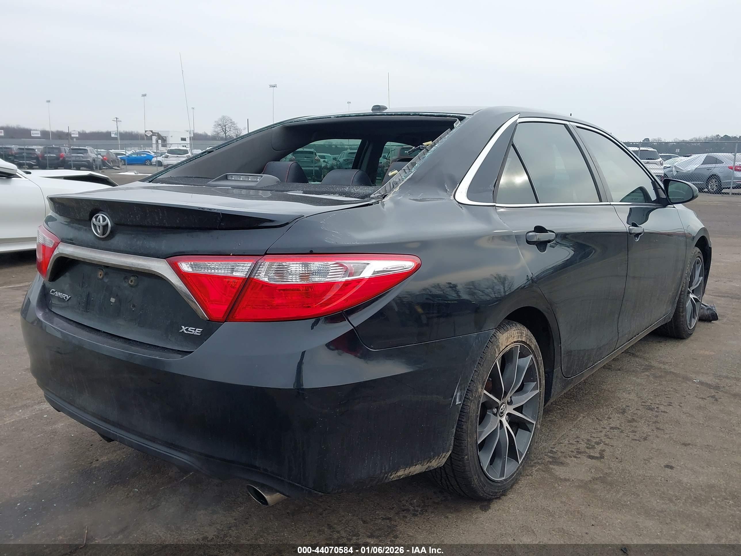 TOYOTA CAMRY image 4