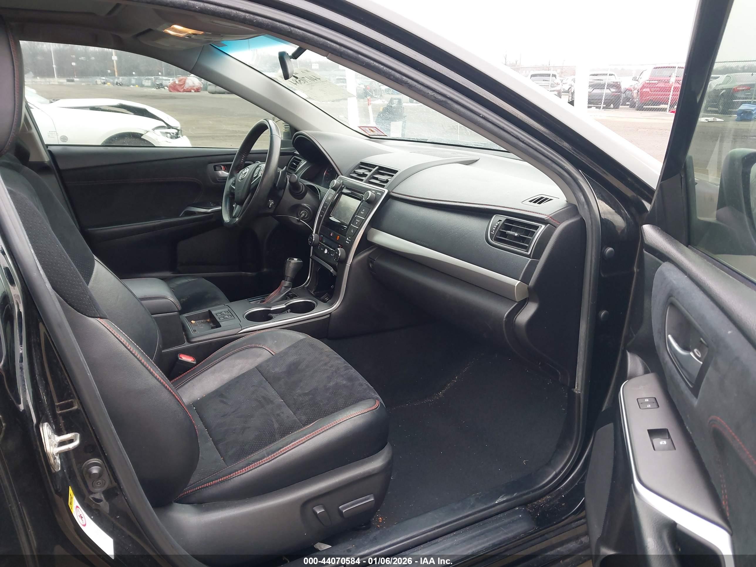 TOYOTA CAMRY image 5