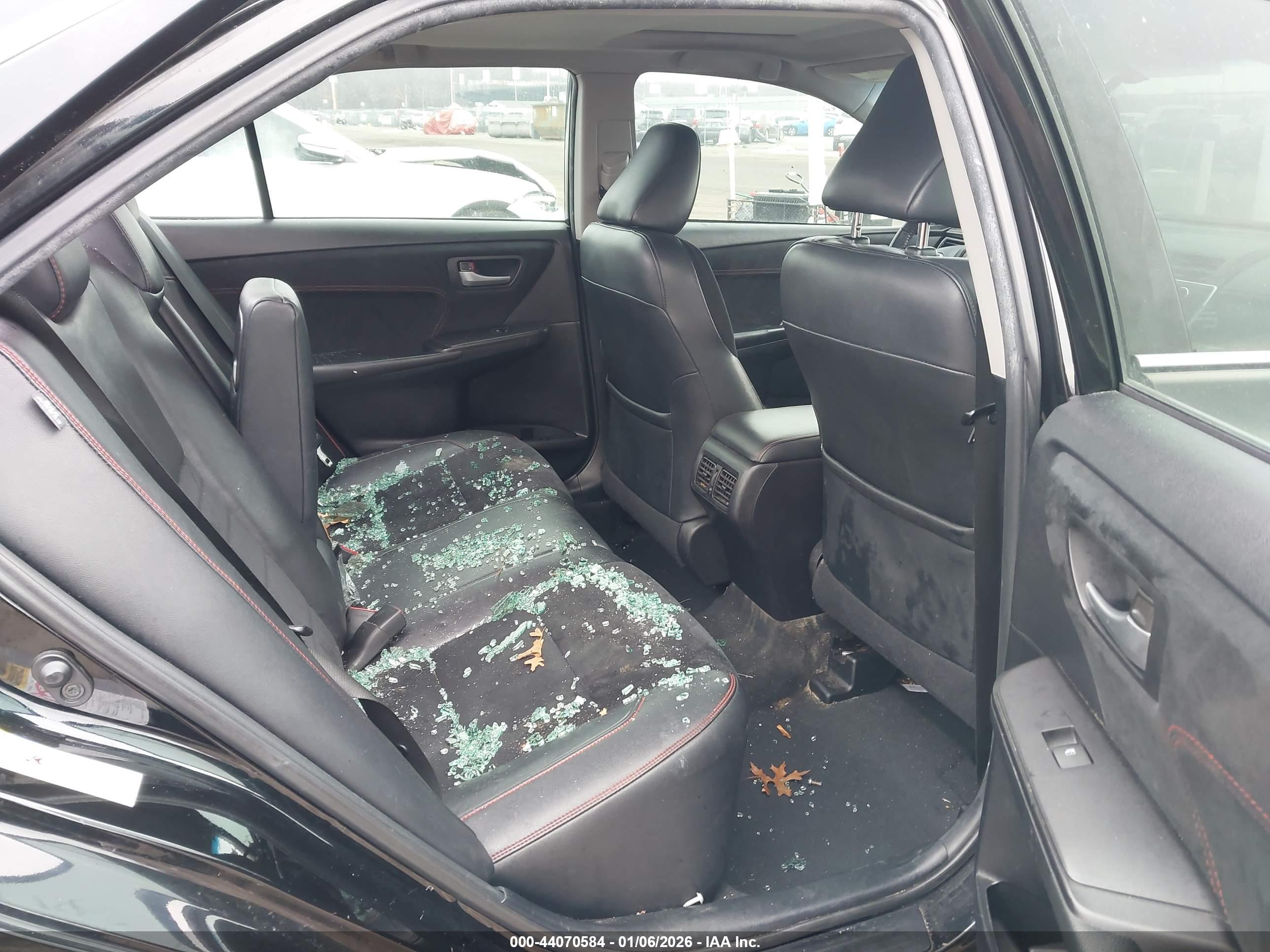 TOYOTA CAMRY image 8