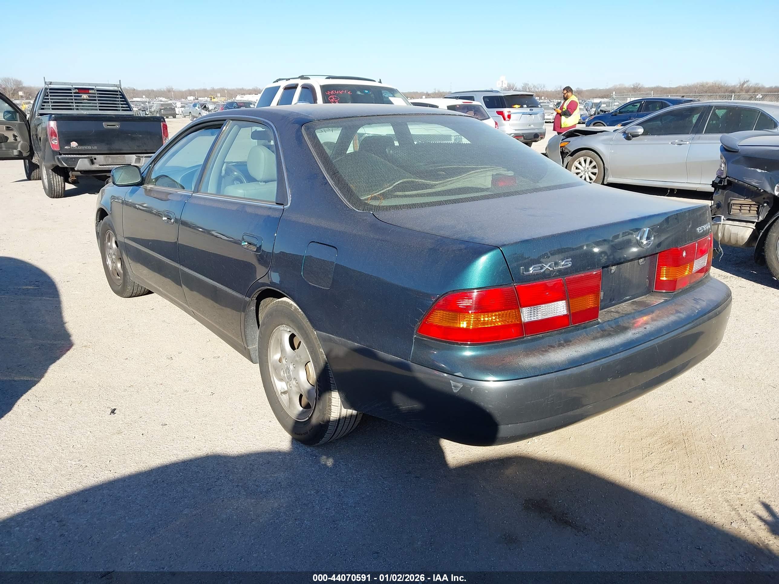 LEXUS ES image 3