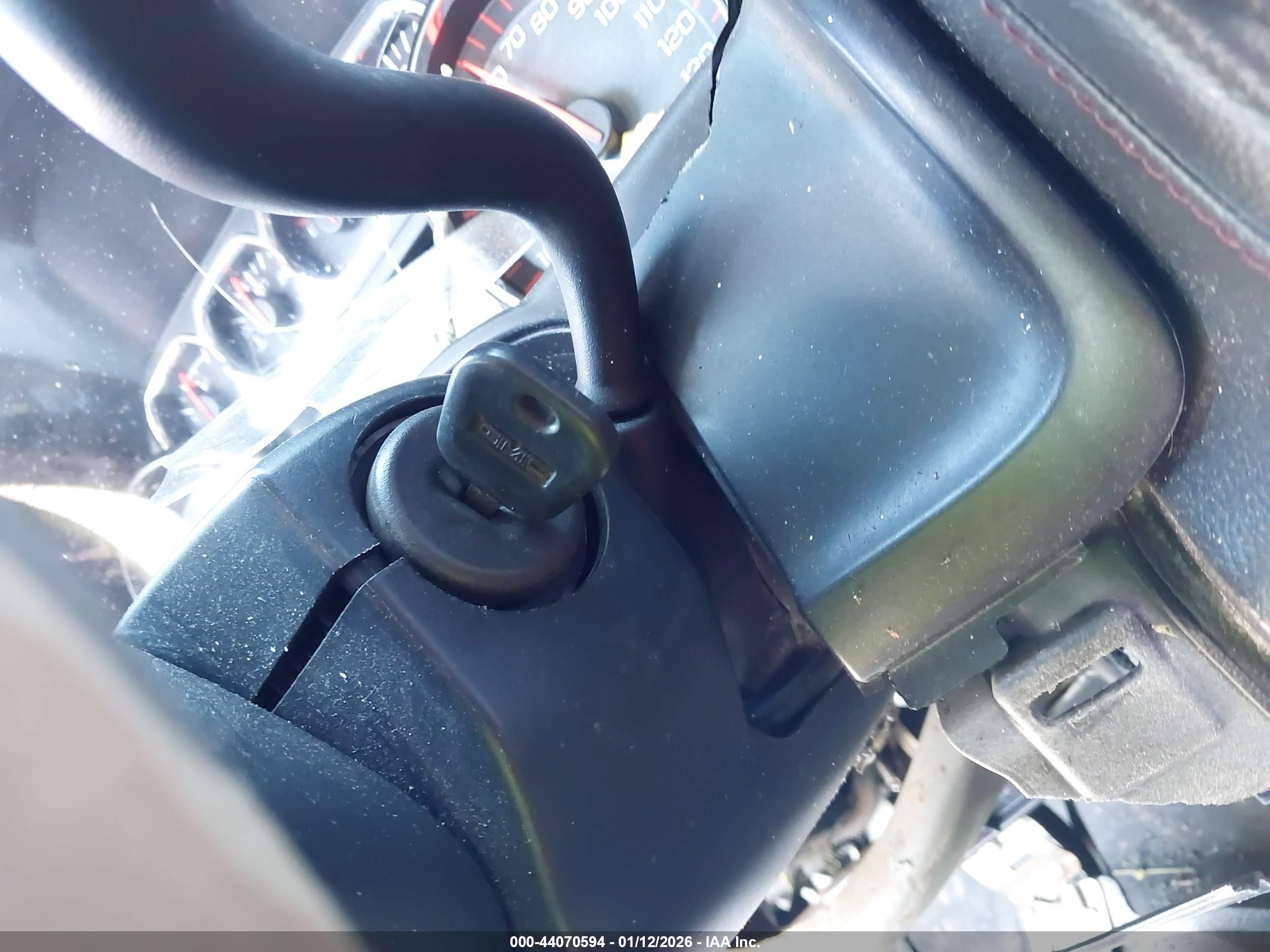 GMC SIERRA image 11