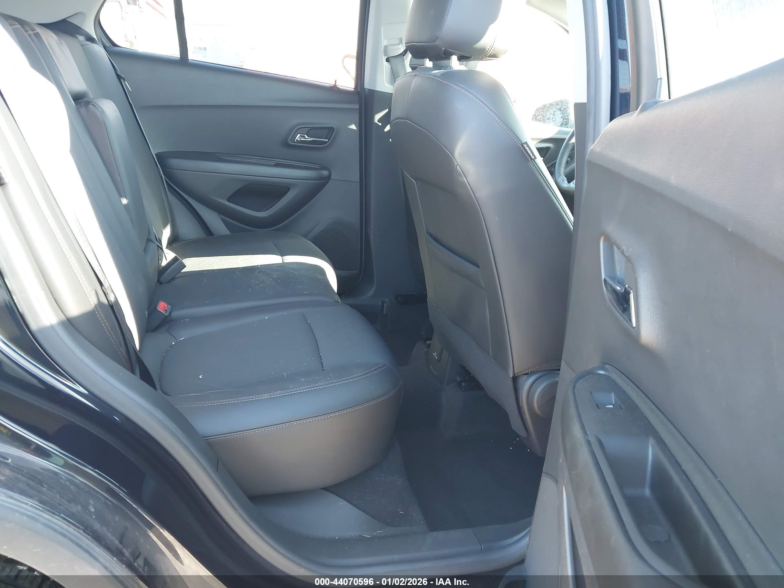 CHEVROLET TRAX image 8