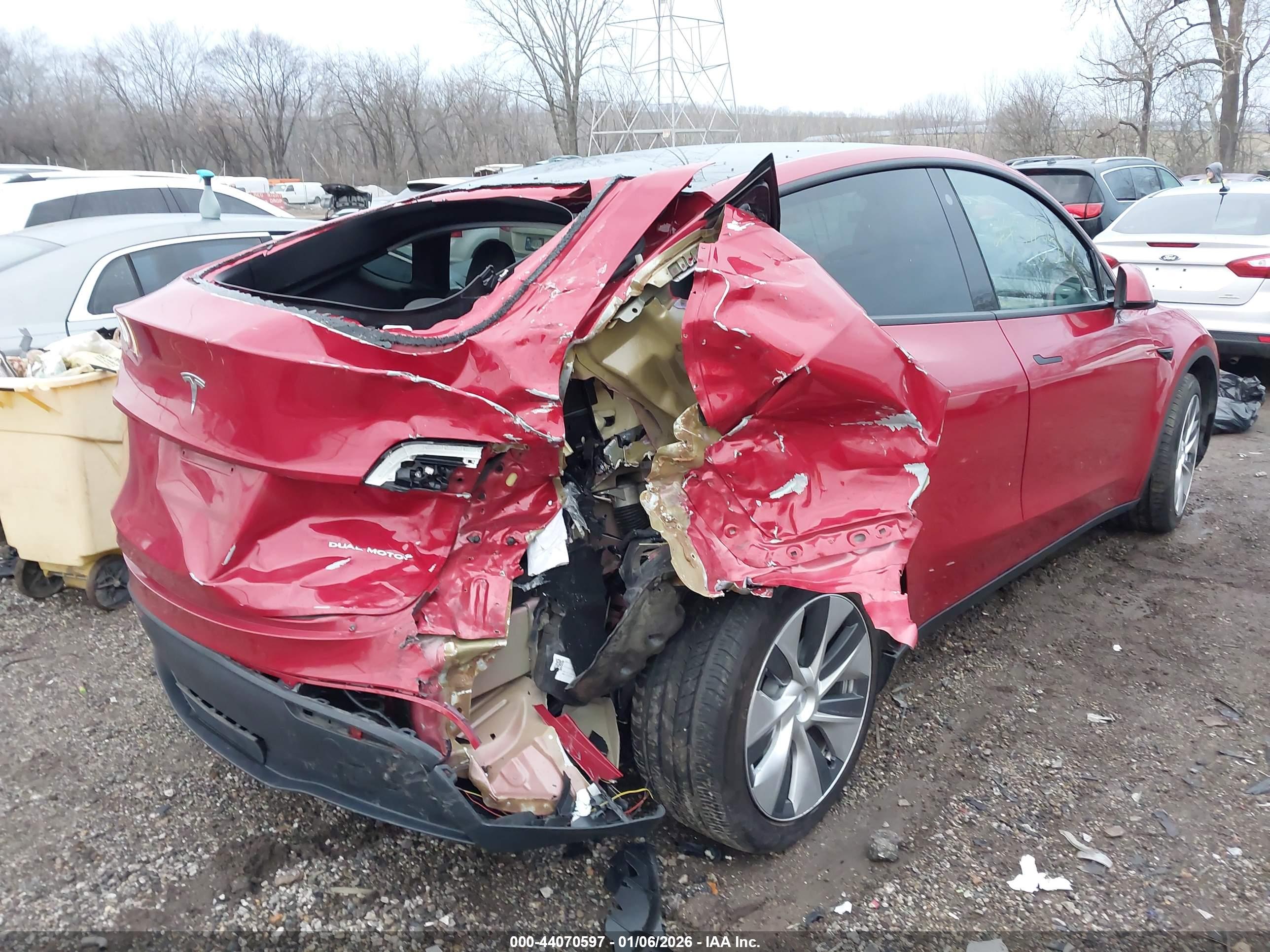 TESLA MODEL image 6