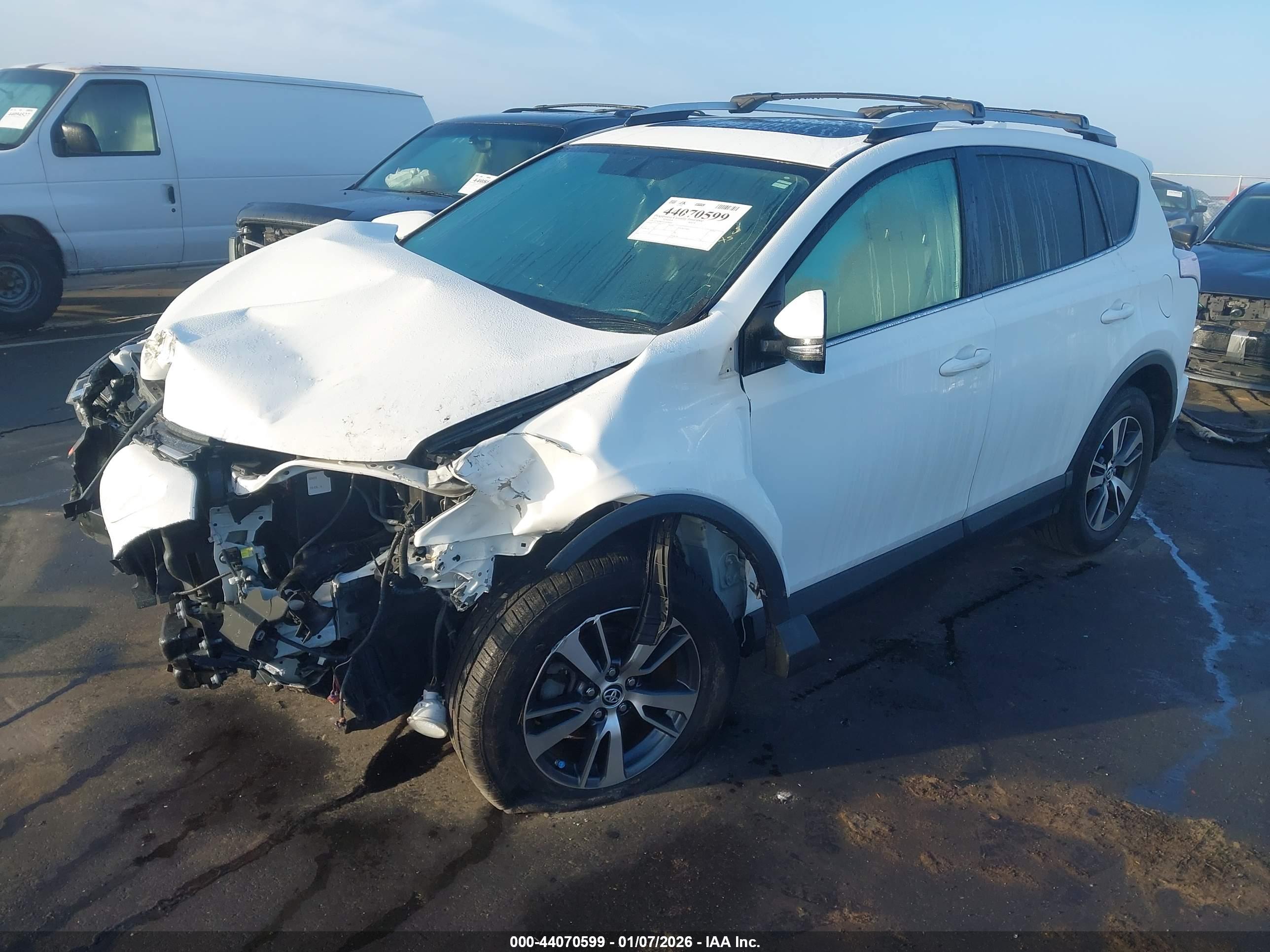 TOYOTA RAV4 image 2