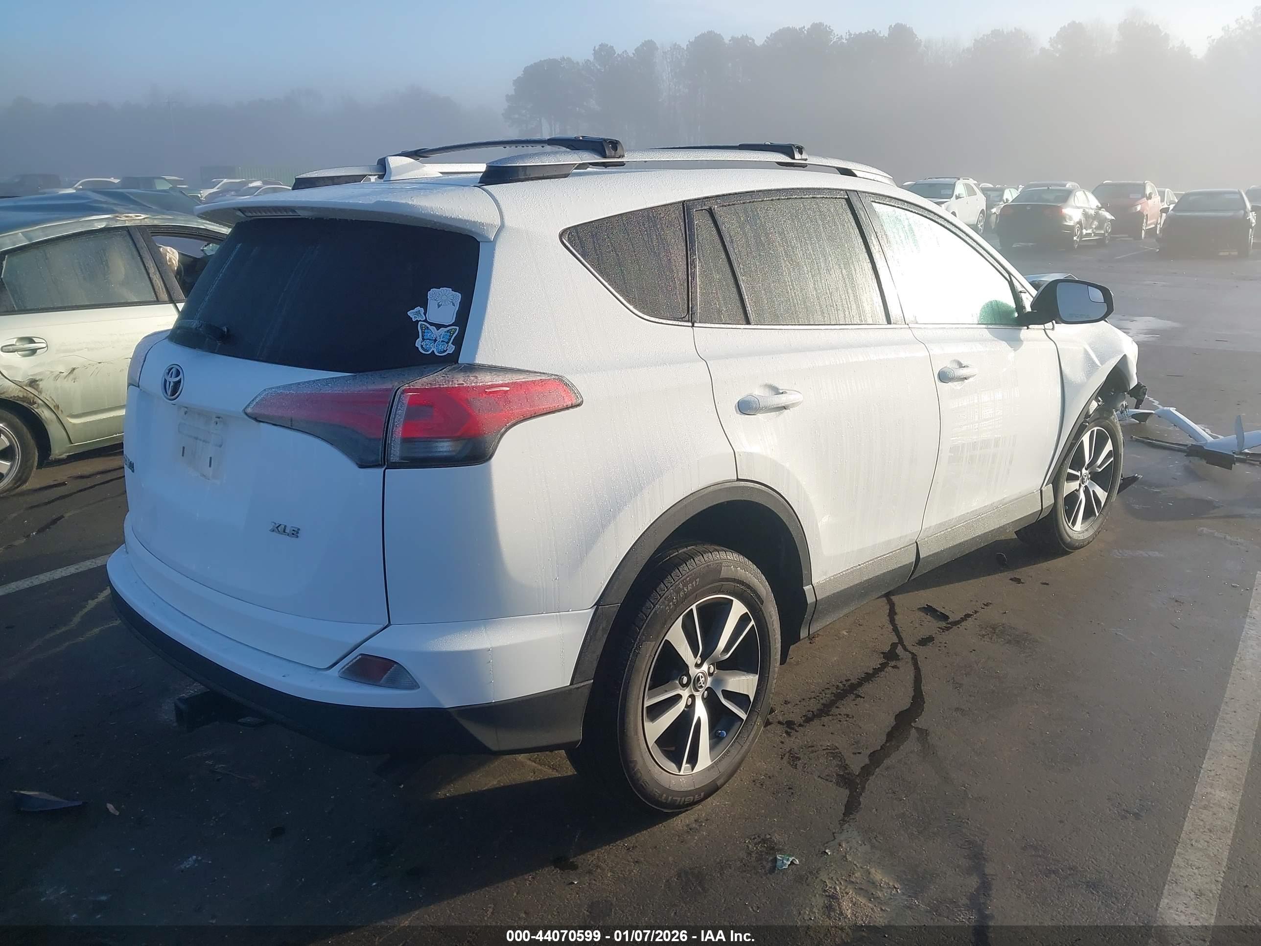 TOYOTA RAV4 image 4