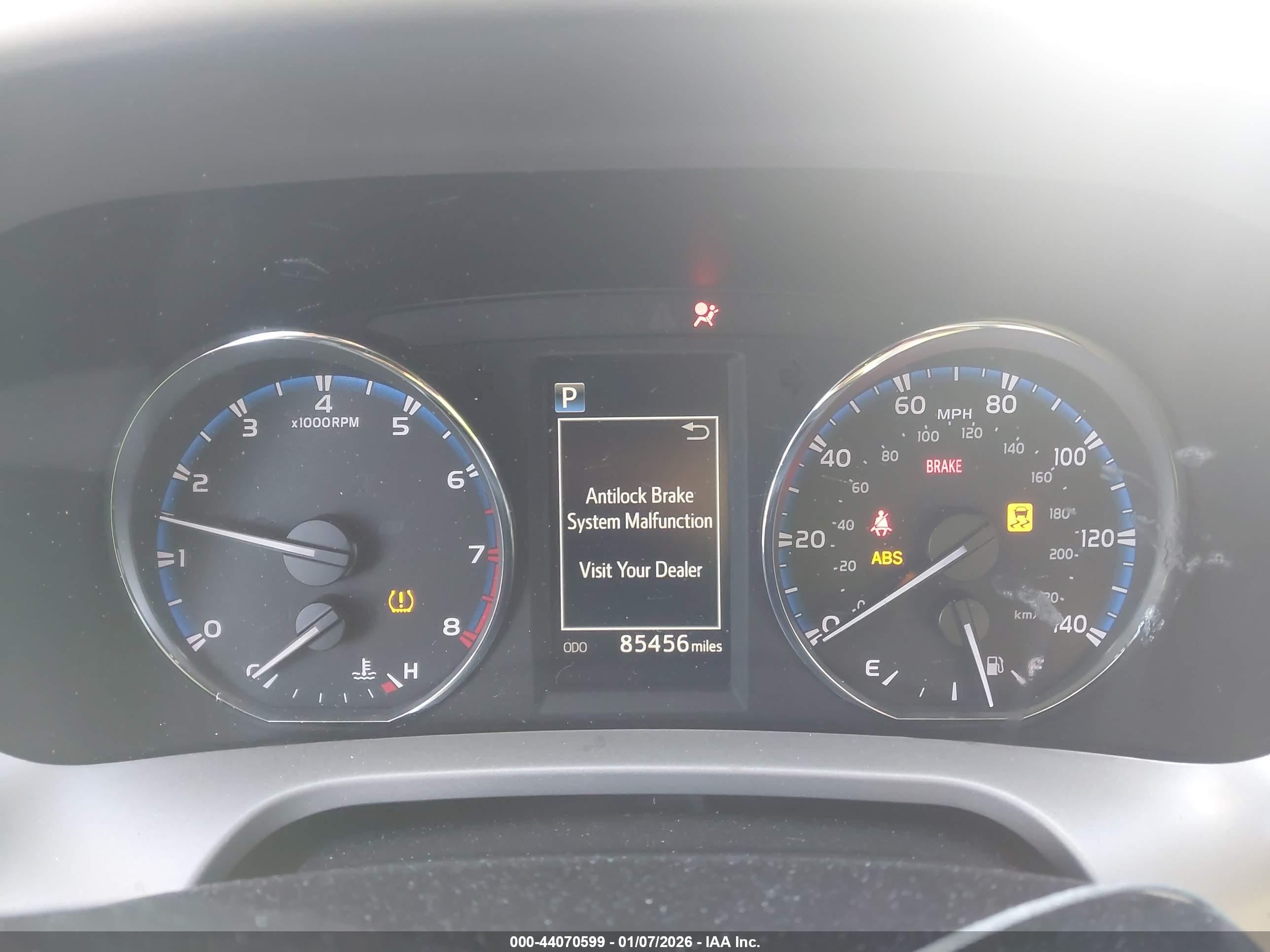 TOYOTA RAV4 image 7