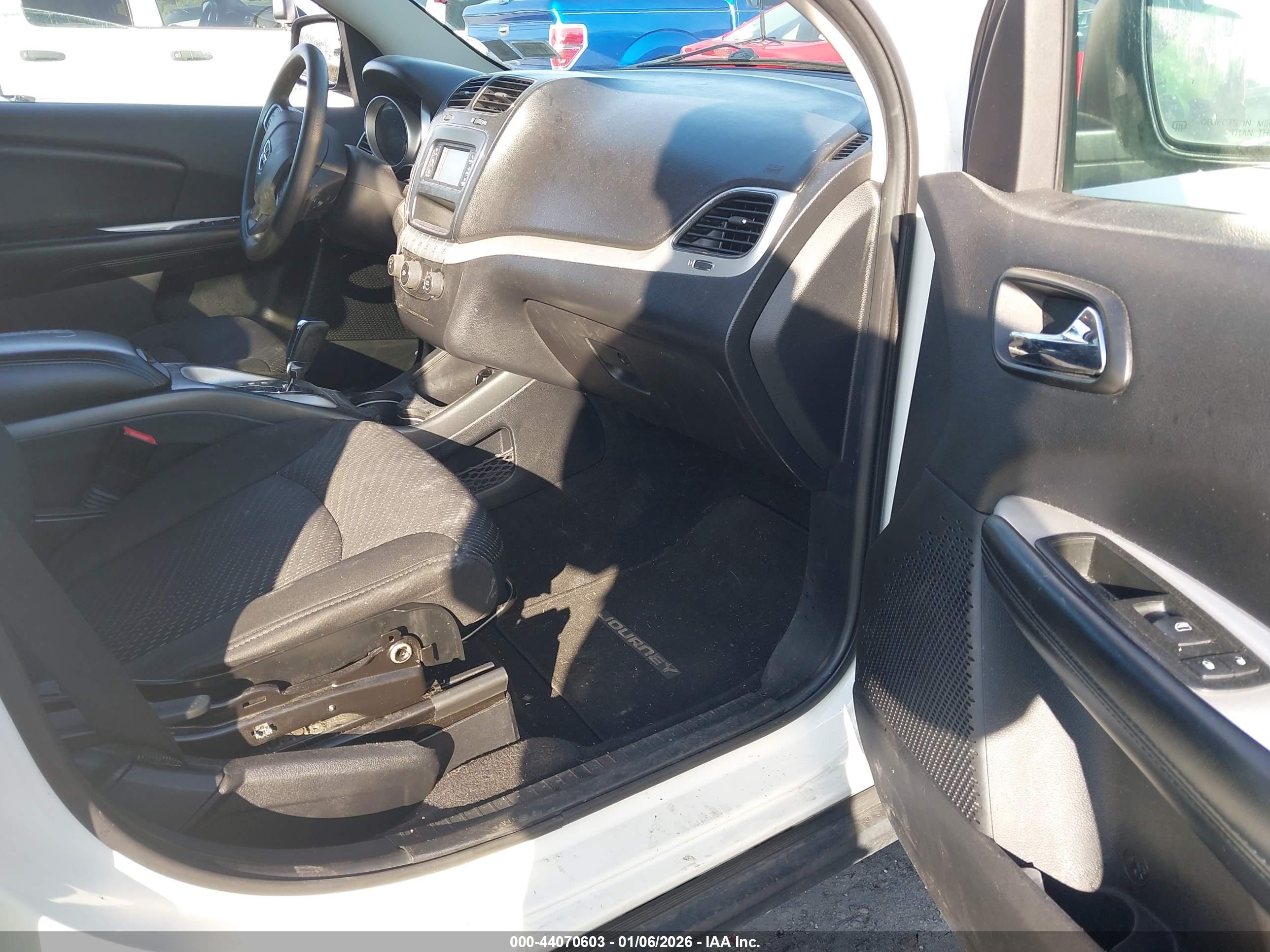 DODGE JOURNEY image 5