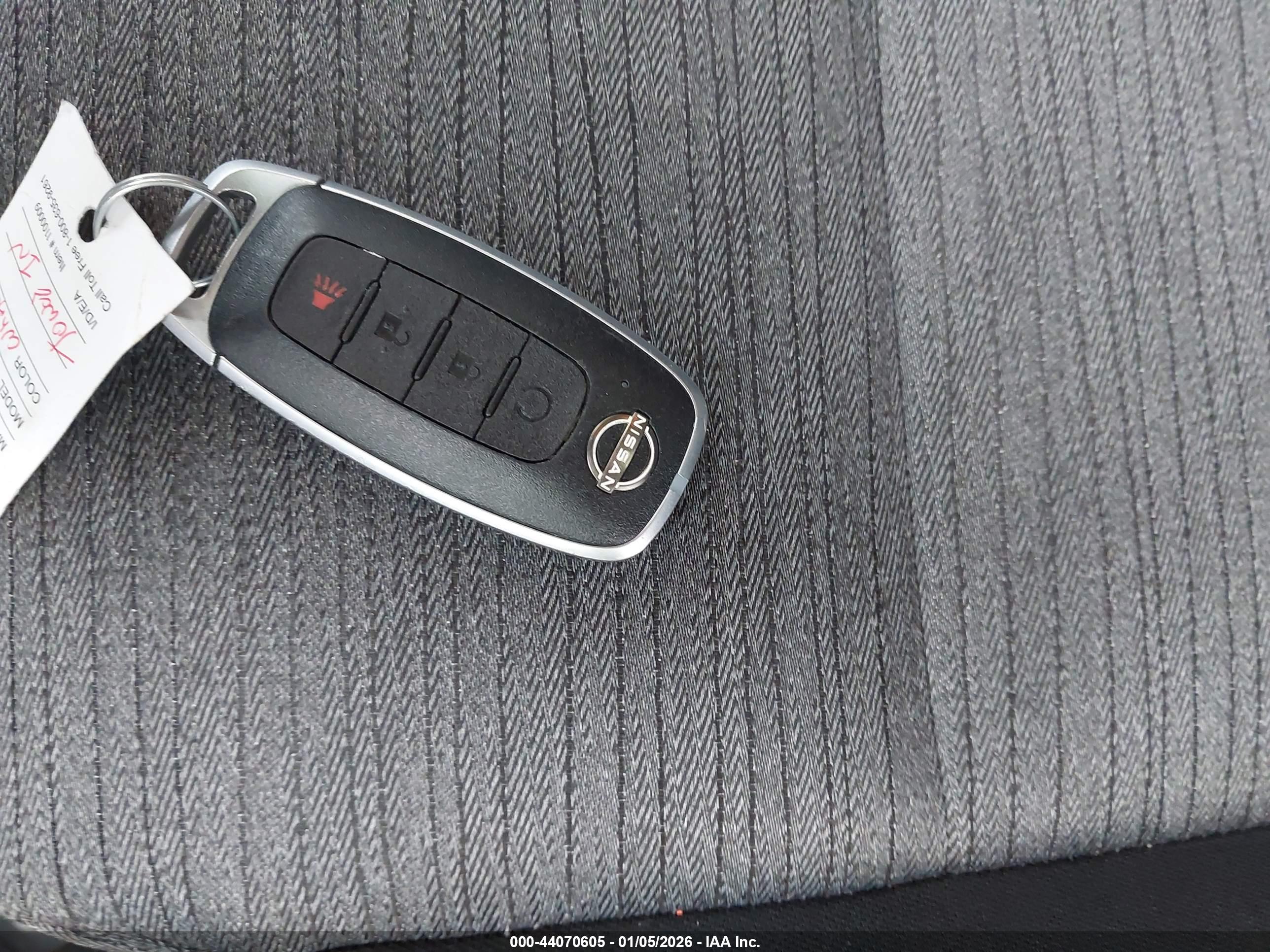 NISSAN ROGUE image 11