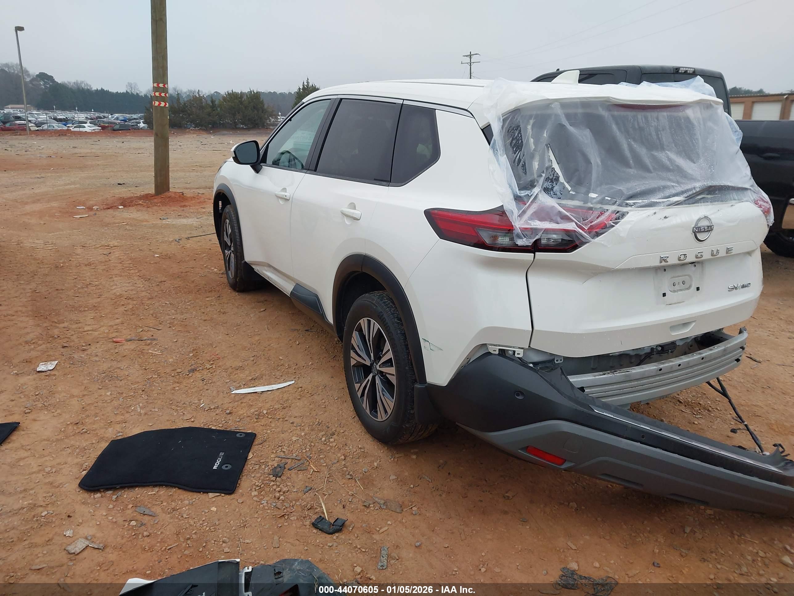 NISSAN ROGUE image 3