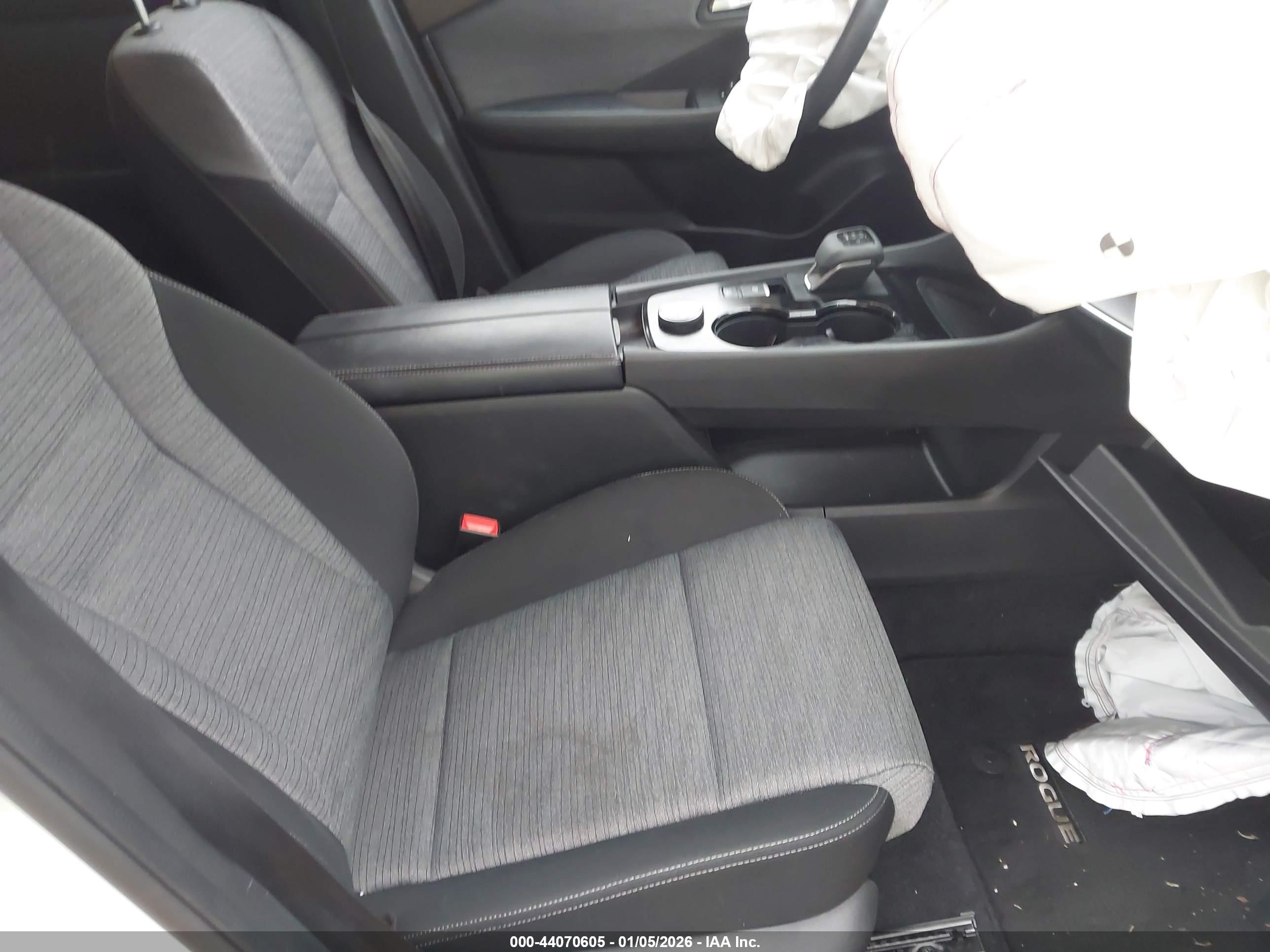 NISSAN ROGUE image 5