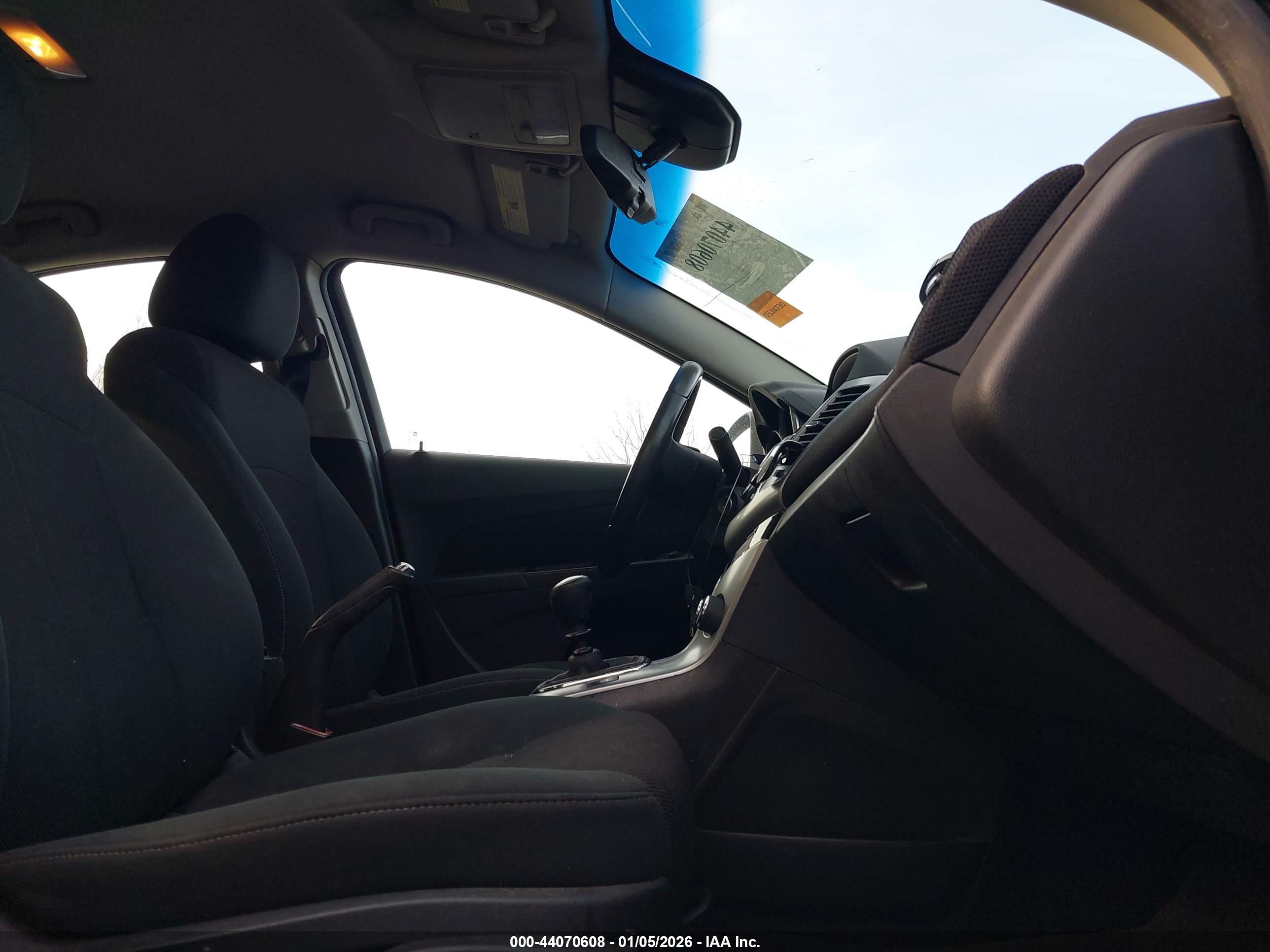 CHEVROLET CRUZE image 5