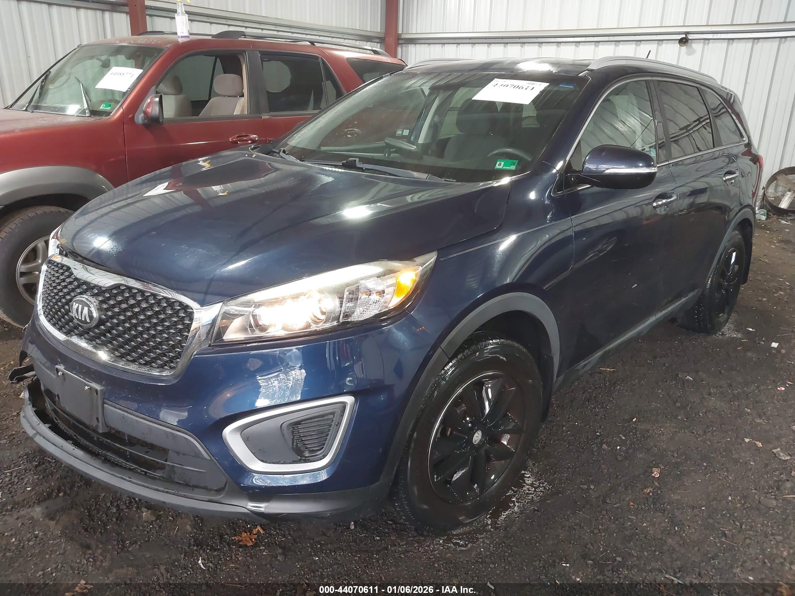 KIA SORENTO image 2