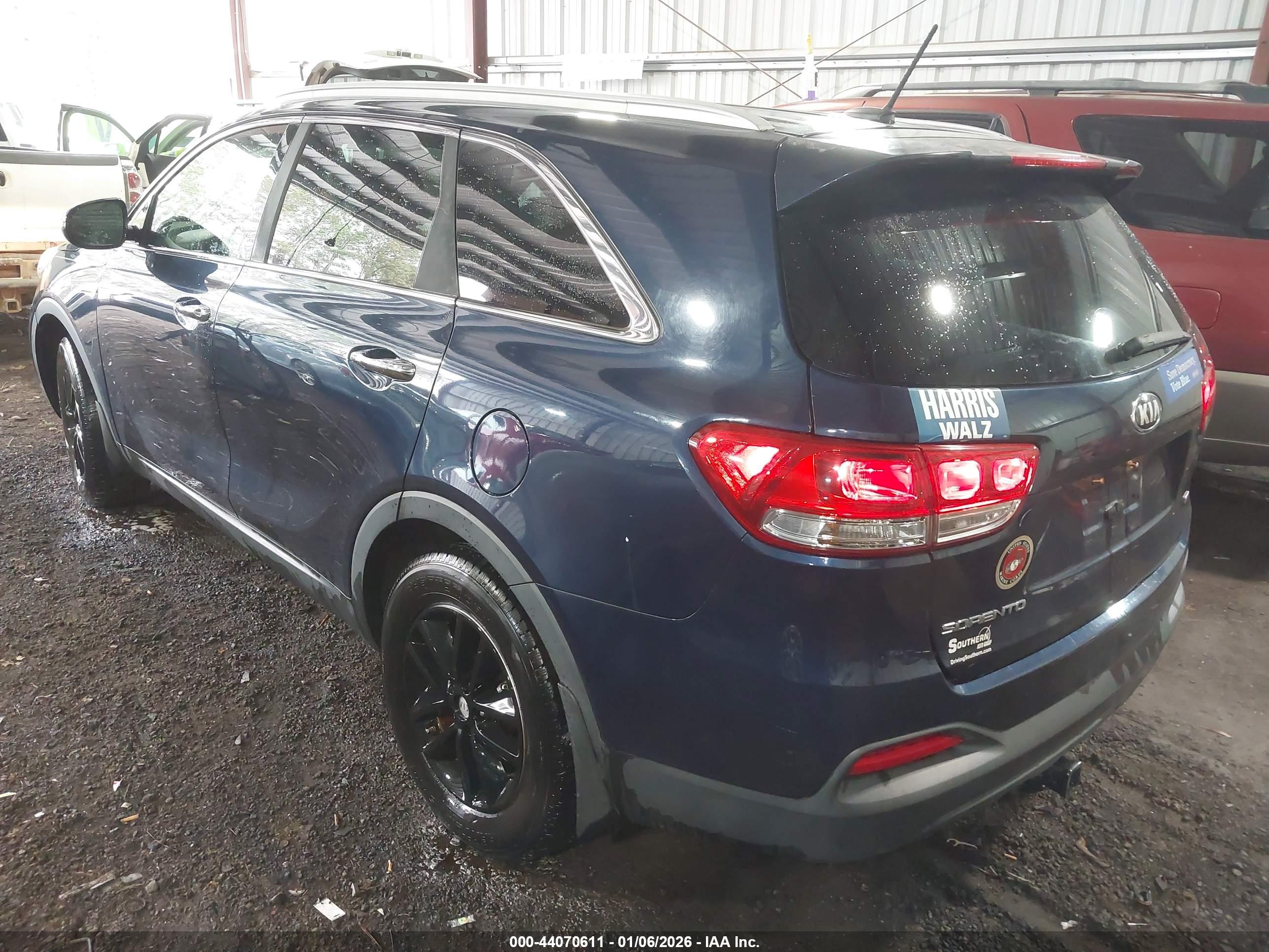 KIA SORENTO image 3