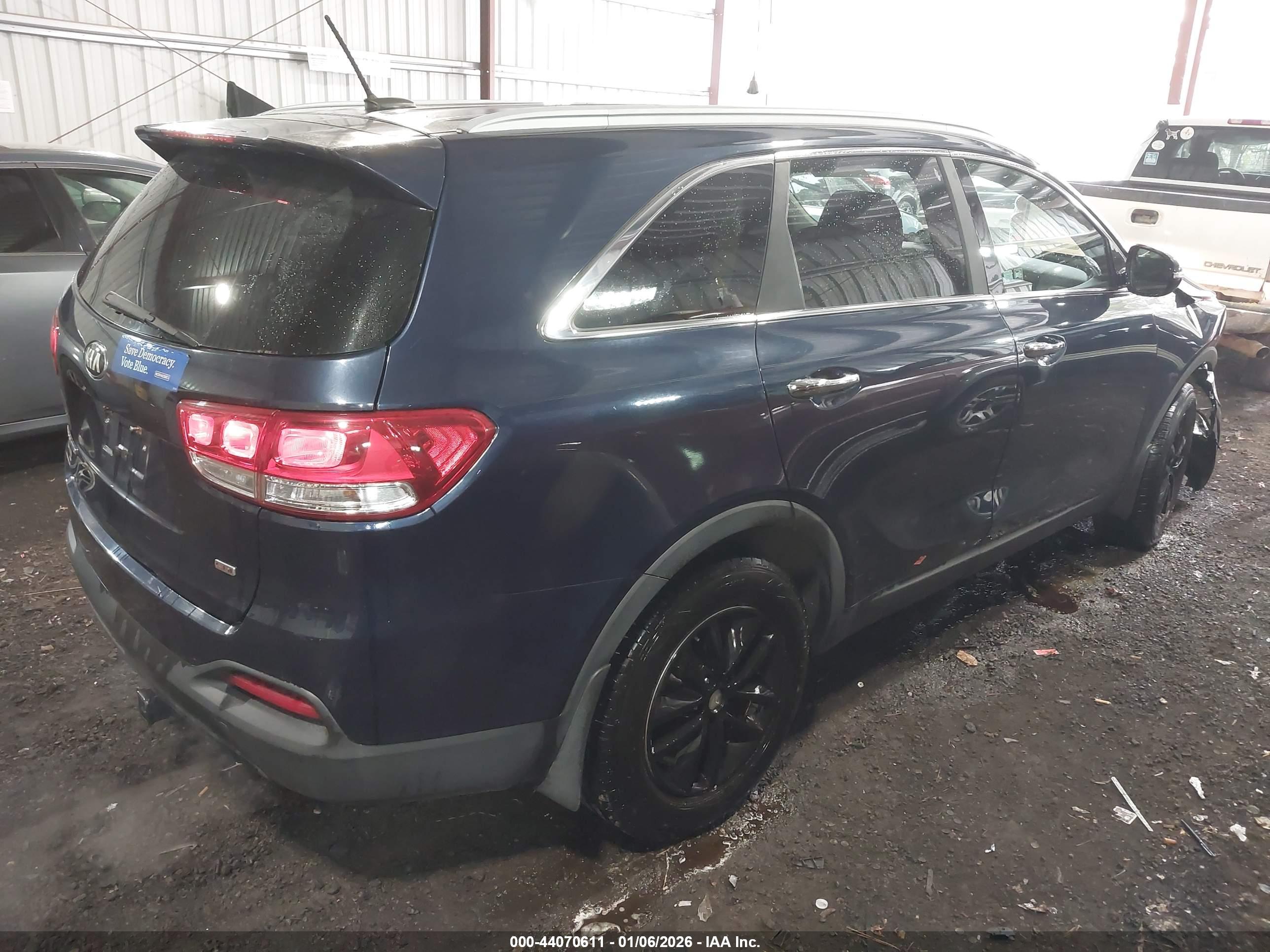 KIA SORENTO image 4