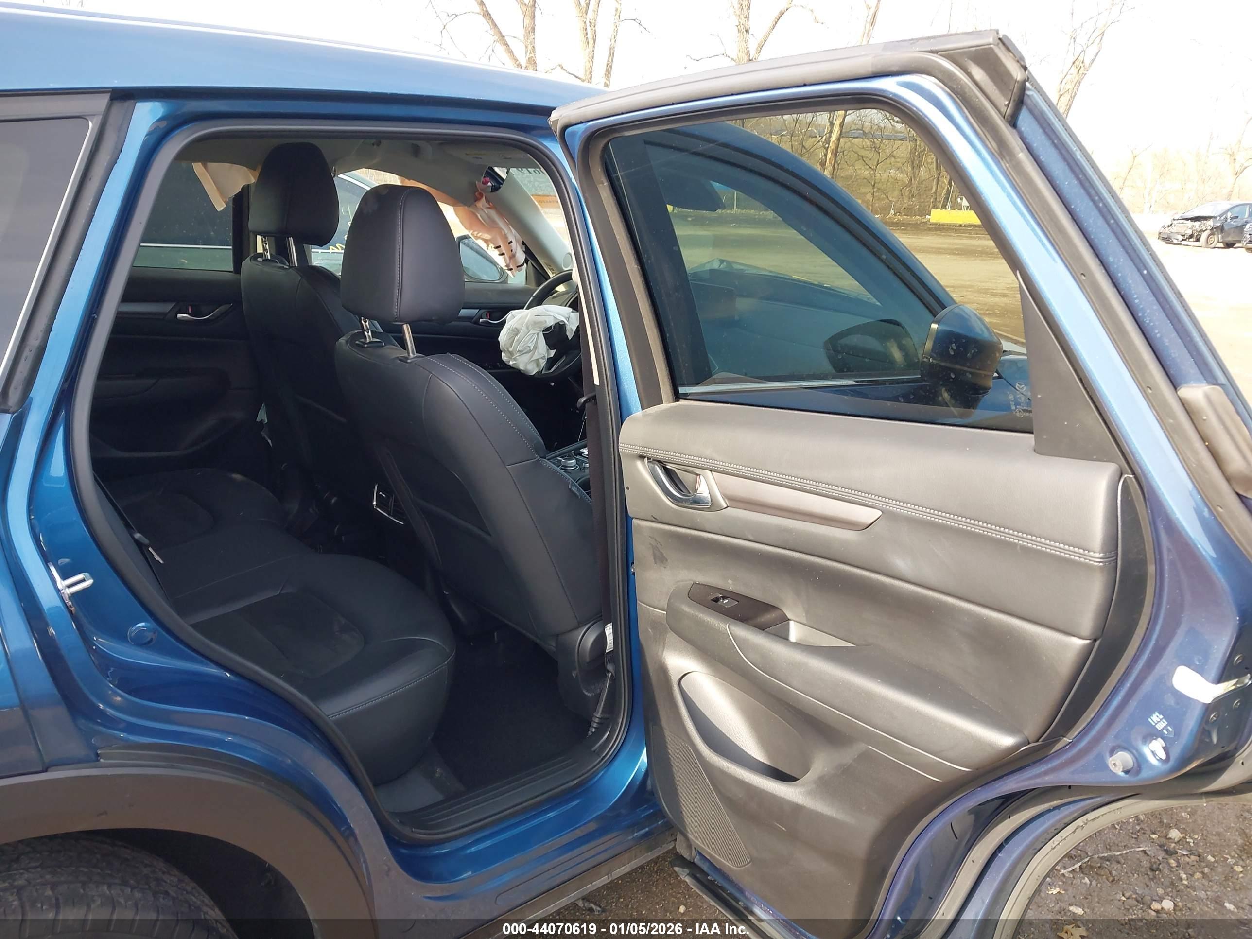 MAZDA CX-5 image 8