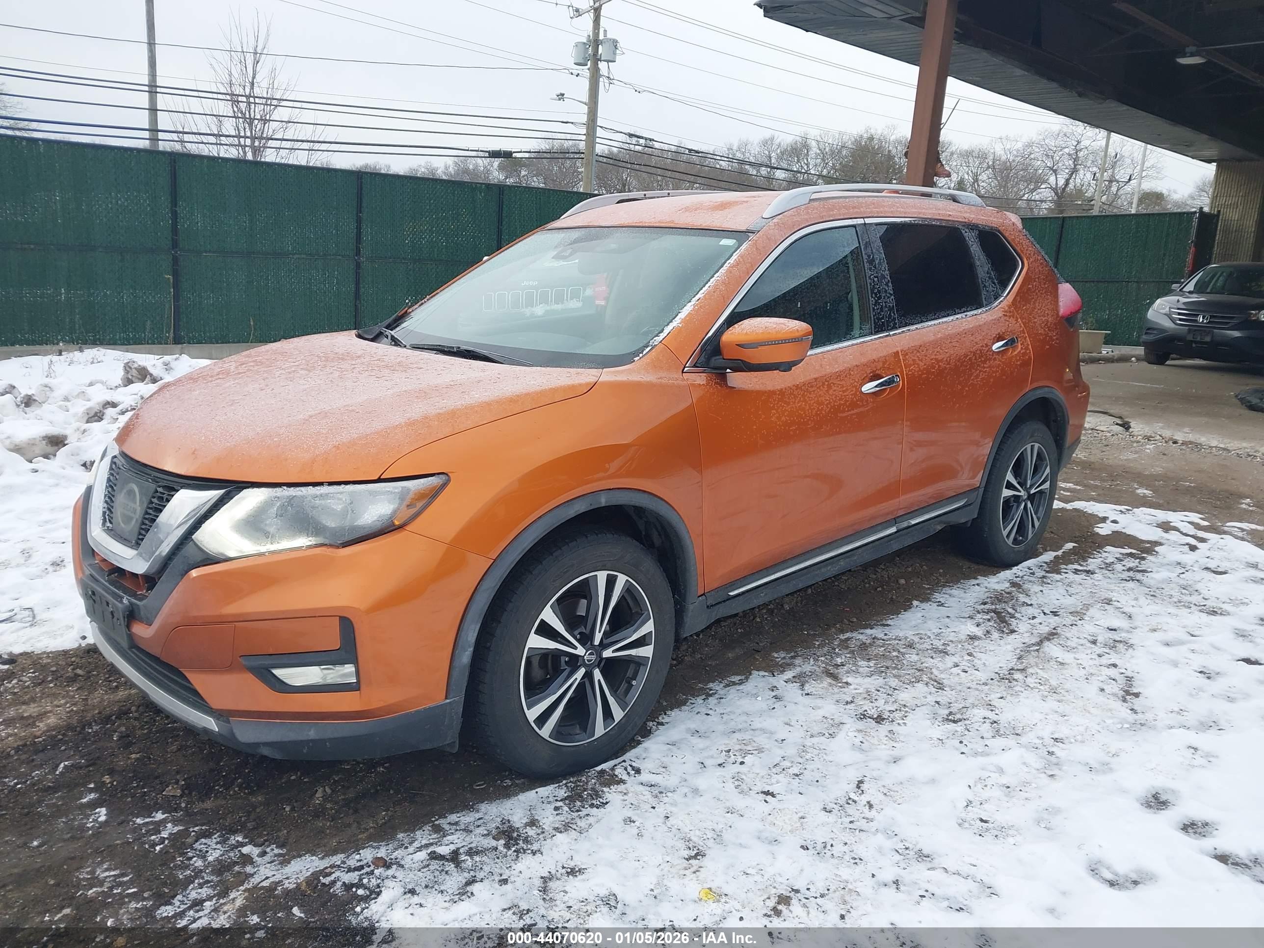 NISSAN ROGUE image 2