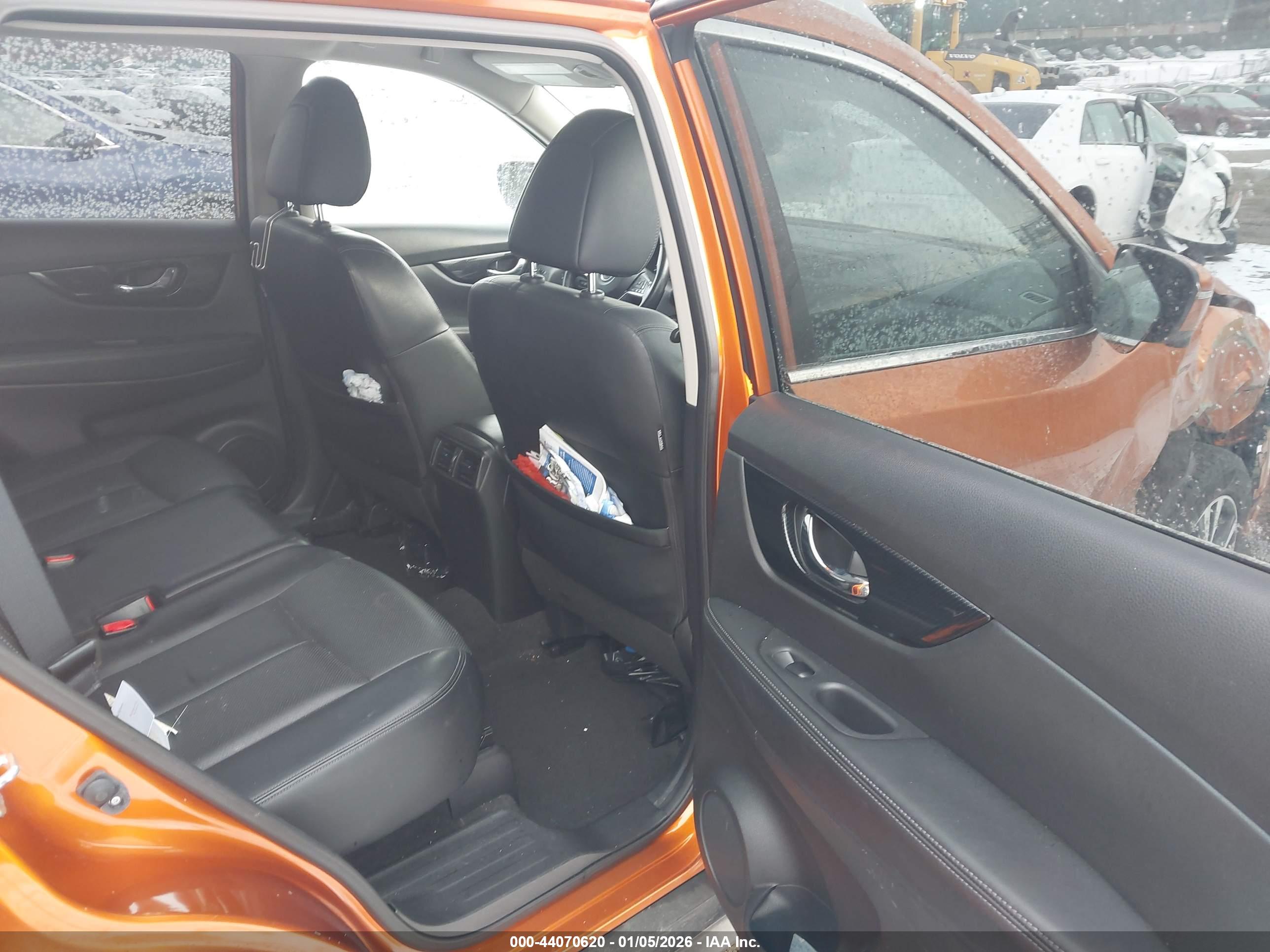 NISSAN ROGUE image 8