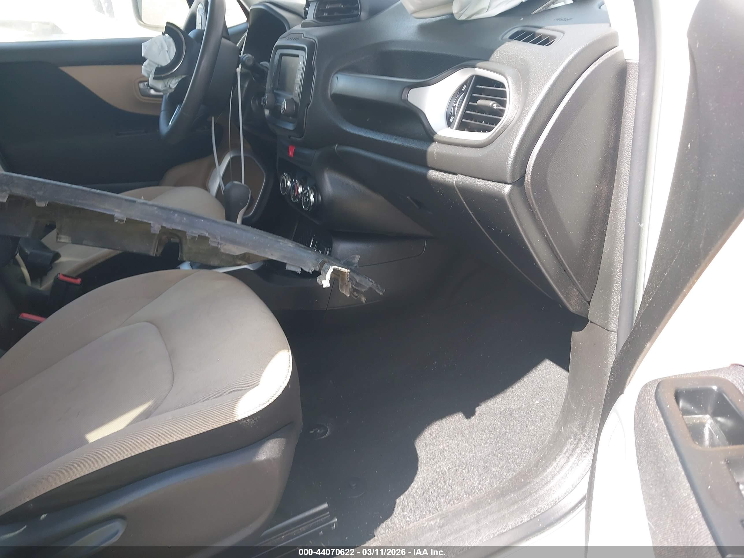 JEEP RENEGADE image 5